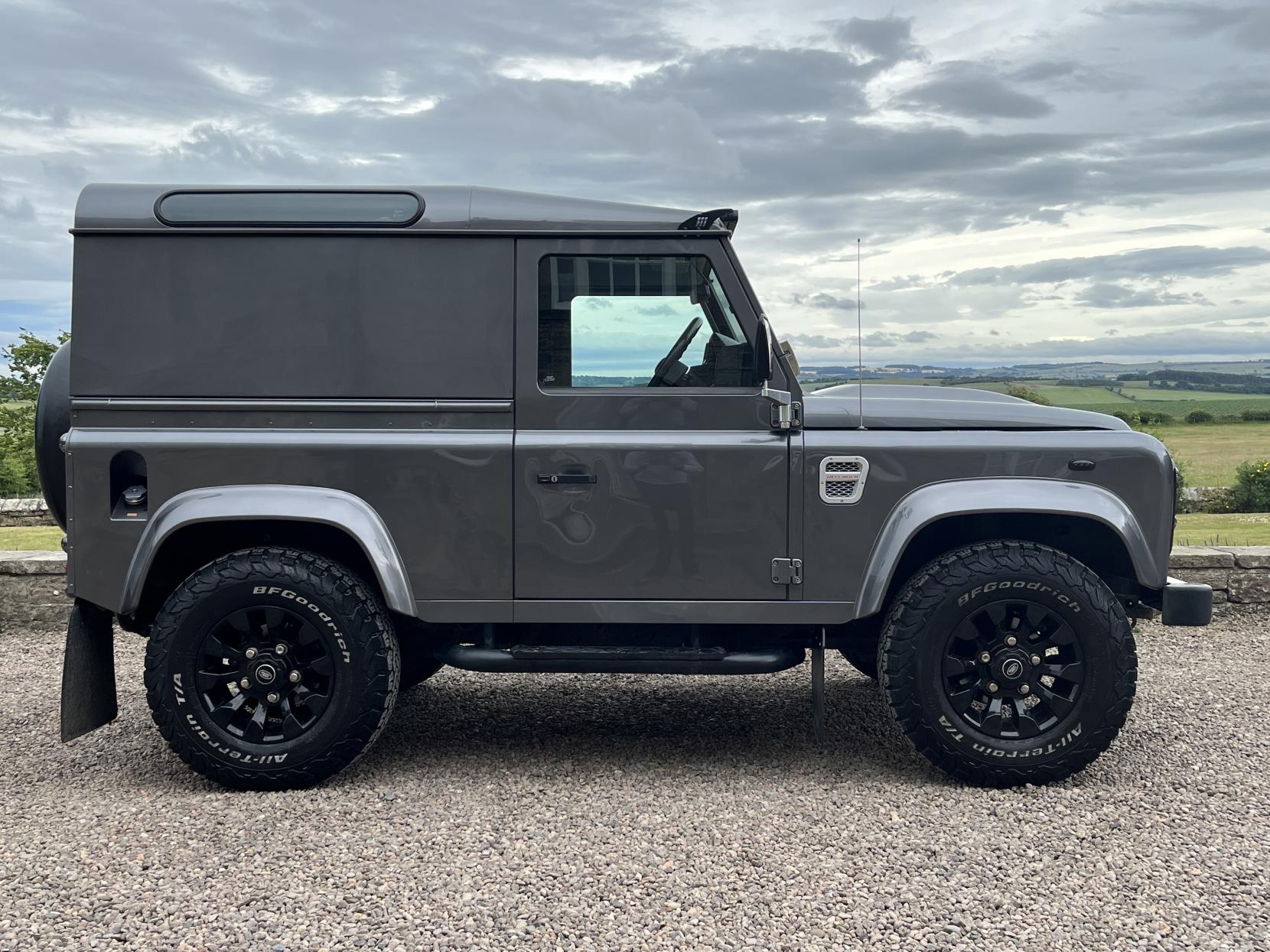 Land Rover Defender 90 2.2 TDCi XS Hard Top SUV 3dr Diesel Manual 4WD SWB Euro 5 (122 ps)