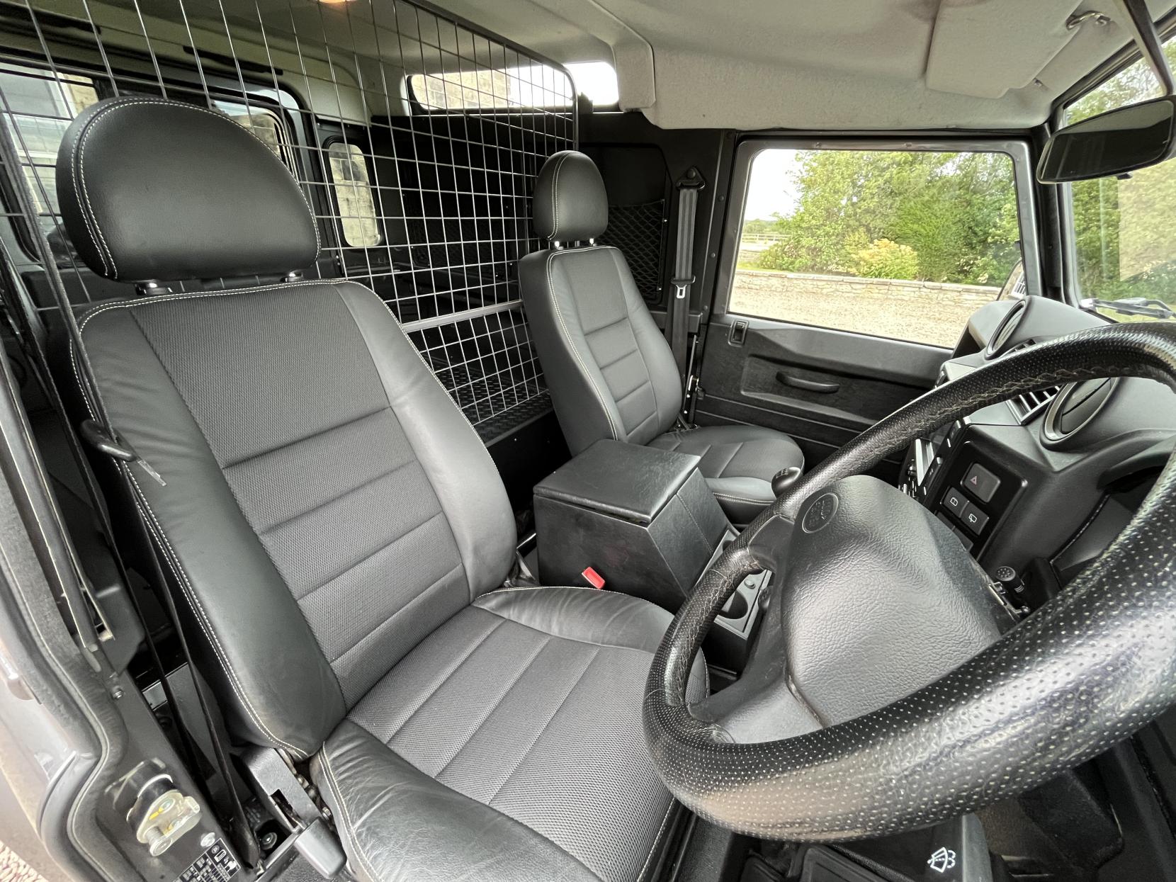 Land Rover Defender 90 2.2 TDCi XS Hard Top SUV 3dr Diesel Manual 4WD SWB Euro 5 (122 ps)