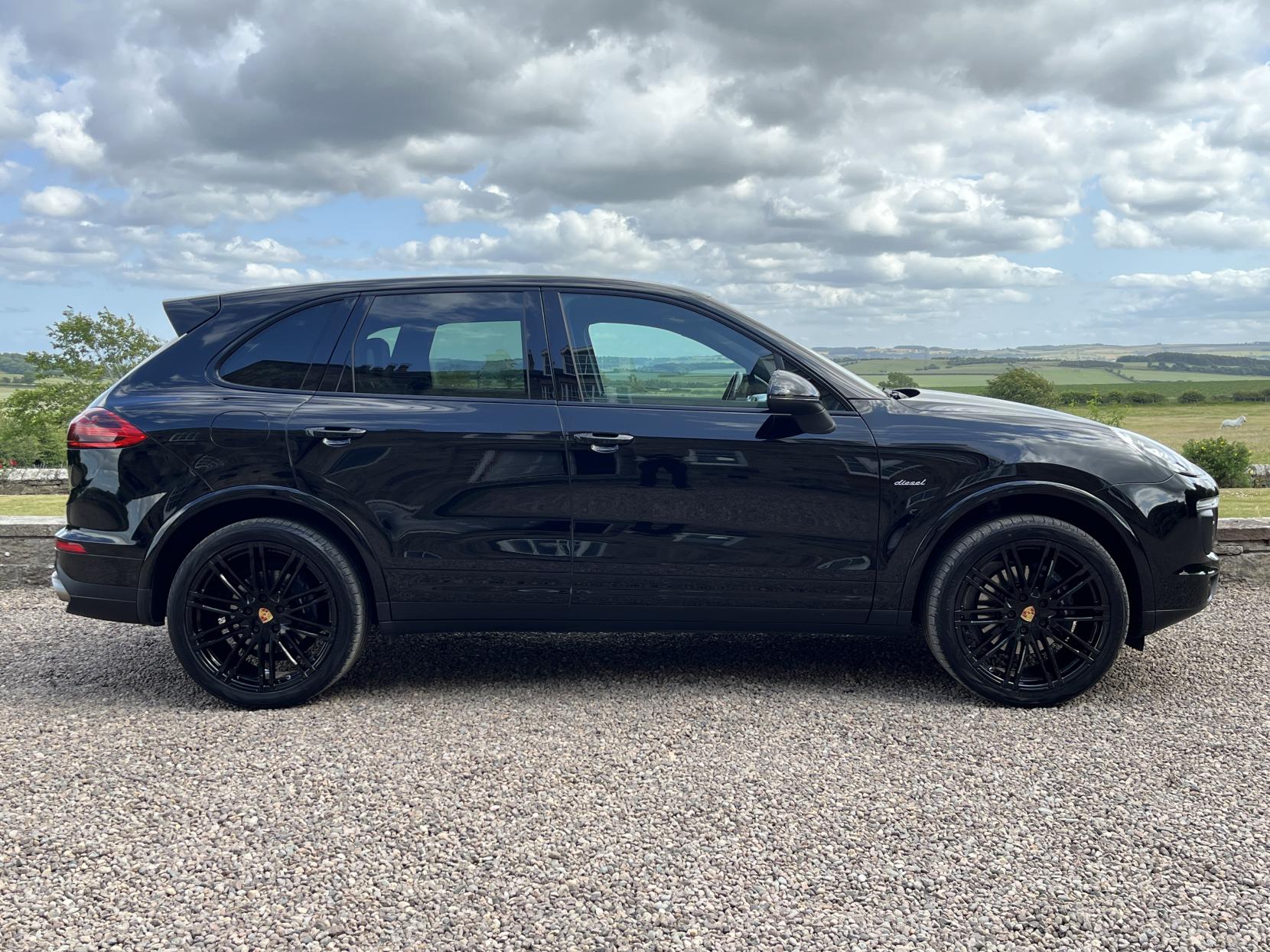 Porsche Cayenne 3.0 TD V6 Platinum Edition SUV 5dr Diesel TiptronicS 4WD Euro 6 (s/s) (262 ps)