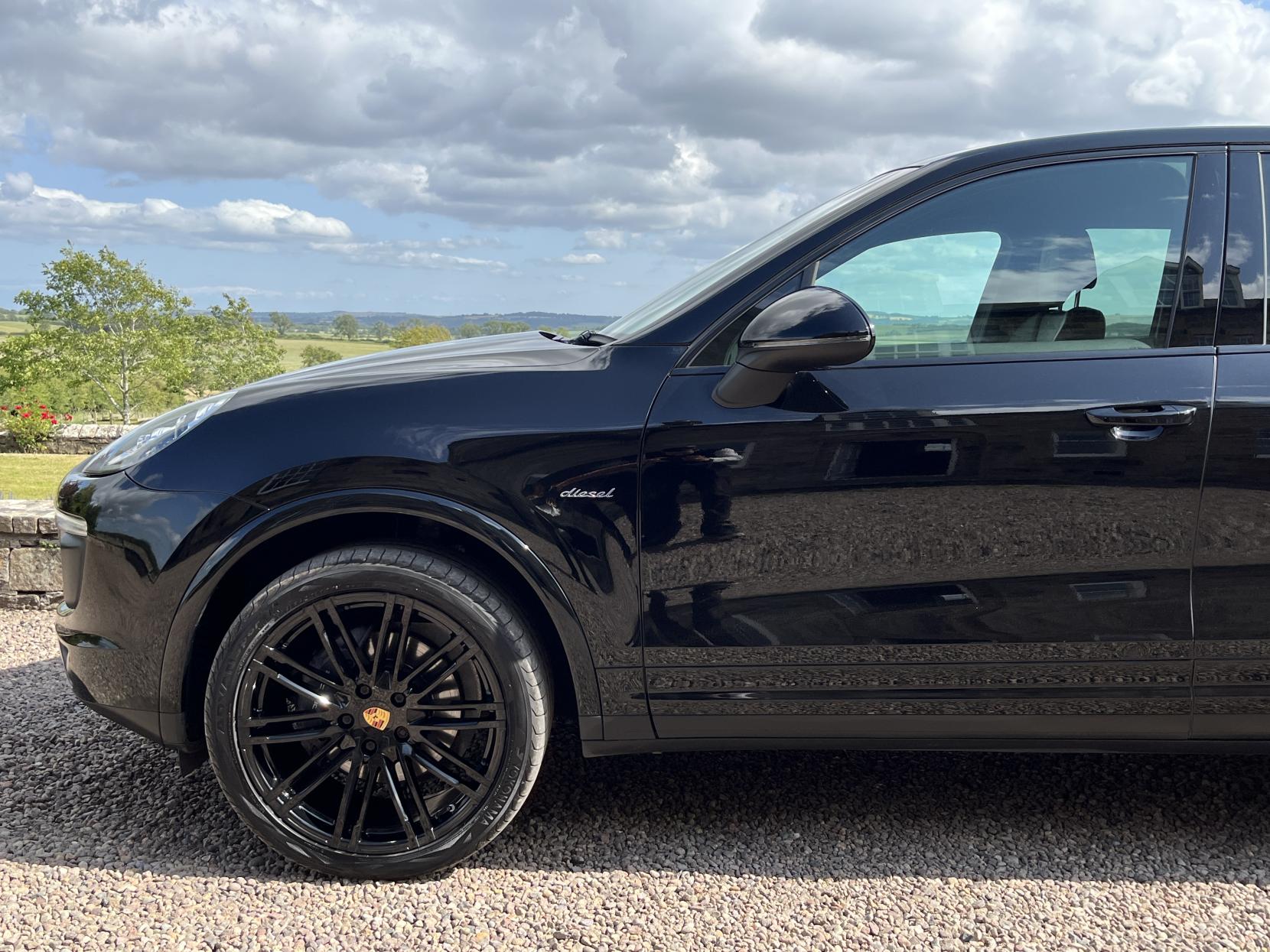 Porsche Cayenne 3.0 TD V6 Platinum Edition SUV 5dr Diesel TiptronicS 4WD Euro 6 (s/s) (262 ps)