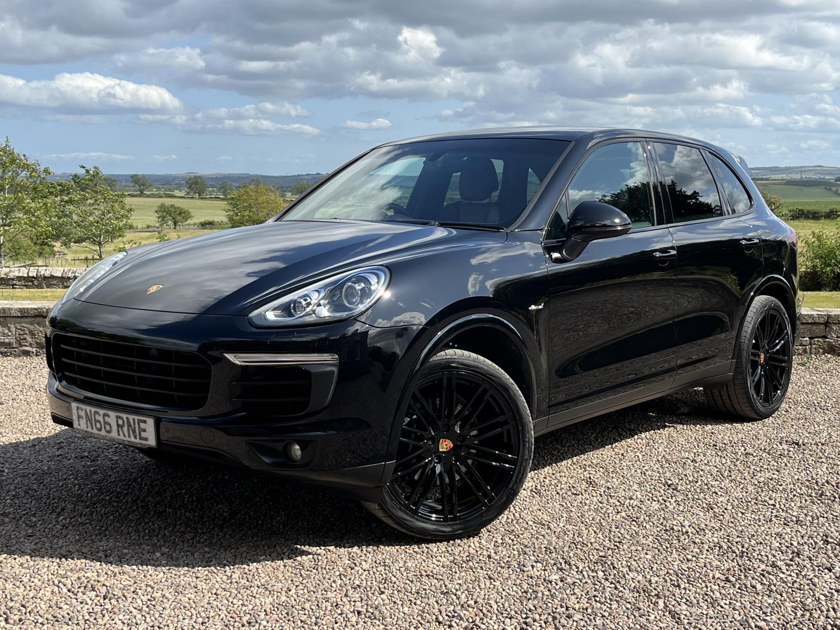 Porsche Cayenne 3.0 TD V6 Platinum Edition SUV 5dr Diesel TiptronicS 4WD Euro 6 (s/s) (262 ps)