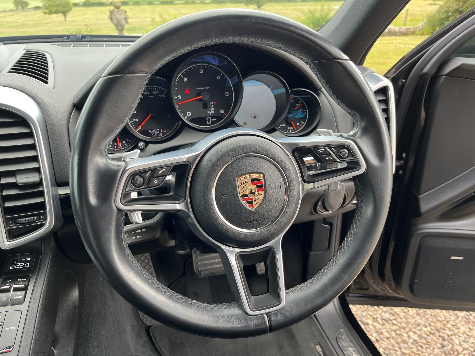 Porsche Cayenne 3.0 TD V6 Platinum Edition SUV 5dr Diesel TiptronicS 4WD Euro 6 (s/s) (262 ps)