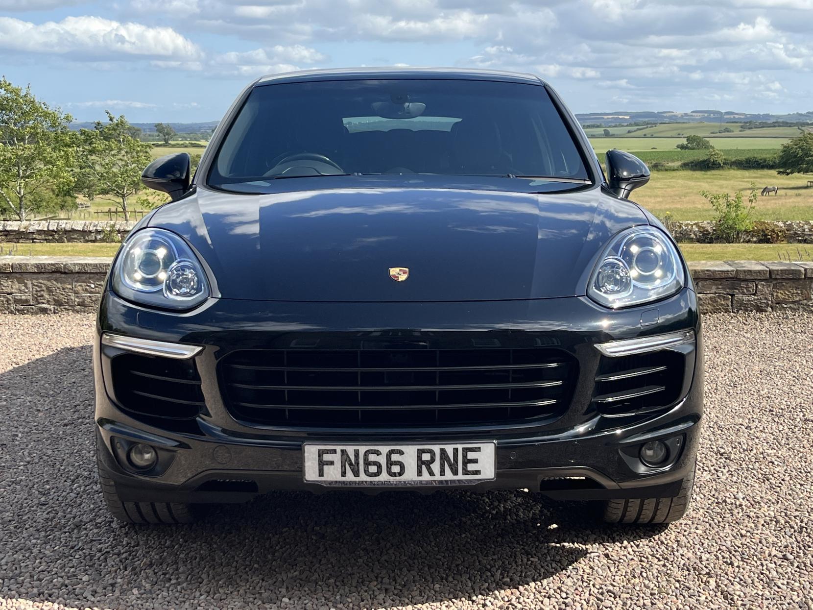 Porsche Cayenne 3.0 TD V6 Platinum Edition SUV 5dr Diesel TiptronicS 4WD Euro 6 (s/s) (262 ps)