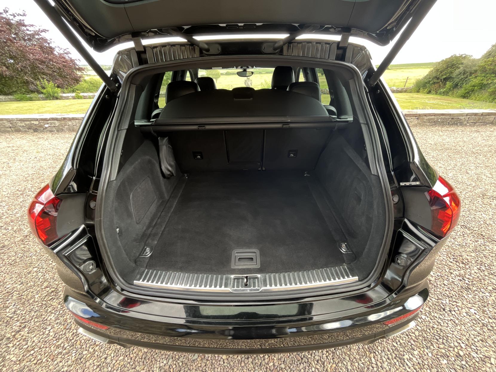 Porsche Cayenne 3.0 TD V6 Platinum Edition SUV 5dr Diesel TiptronicS 4WD Euro 6 (s/s) (262 ps)