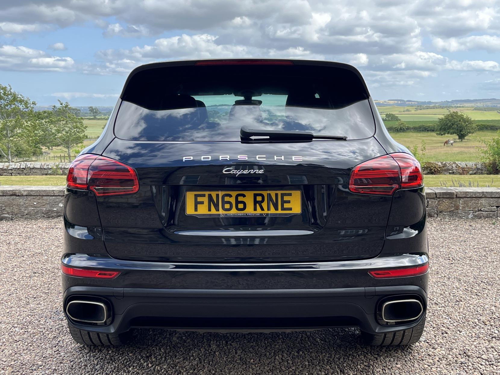 Porsche Cayenne 3.0 TD V6 Platinum Edition SUV 5dr Diesel TiptronicS 4WD Euro 6 (s/s) (262 ps)