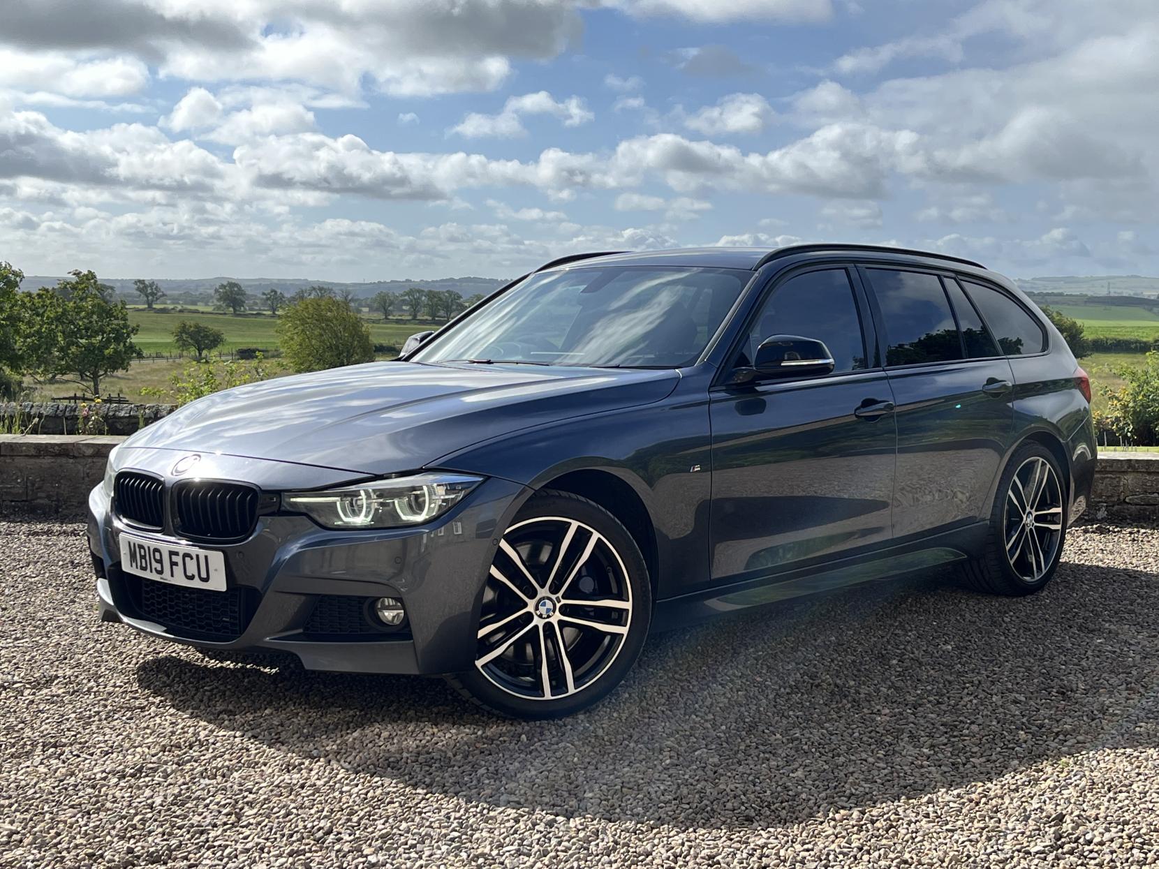 BMW 3 Series 3.0 335d M Sport Shadow Edition Touring 5dr Diesel Auto xDrive Euro 6 (s/s) (313 ps)