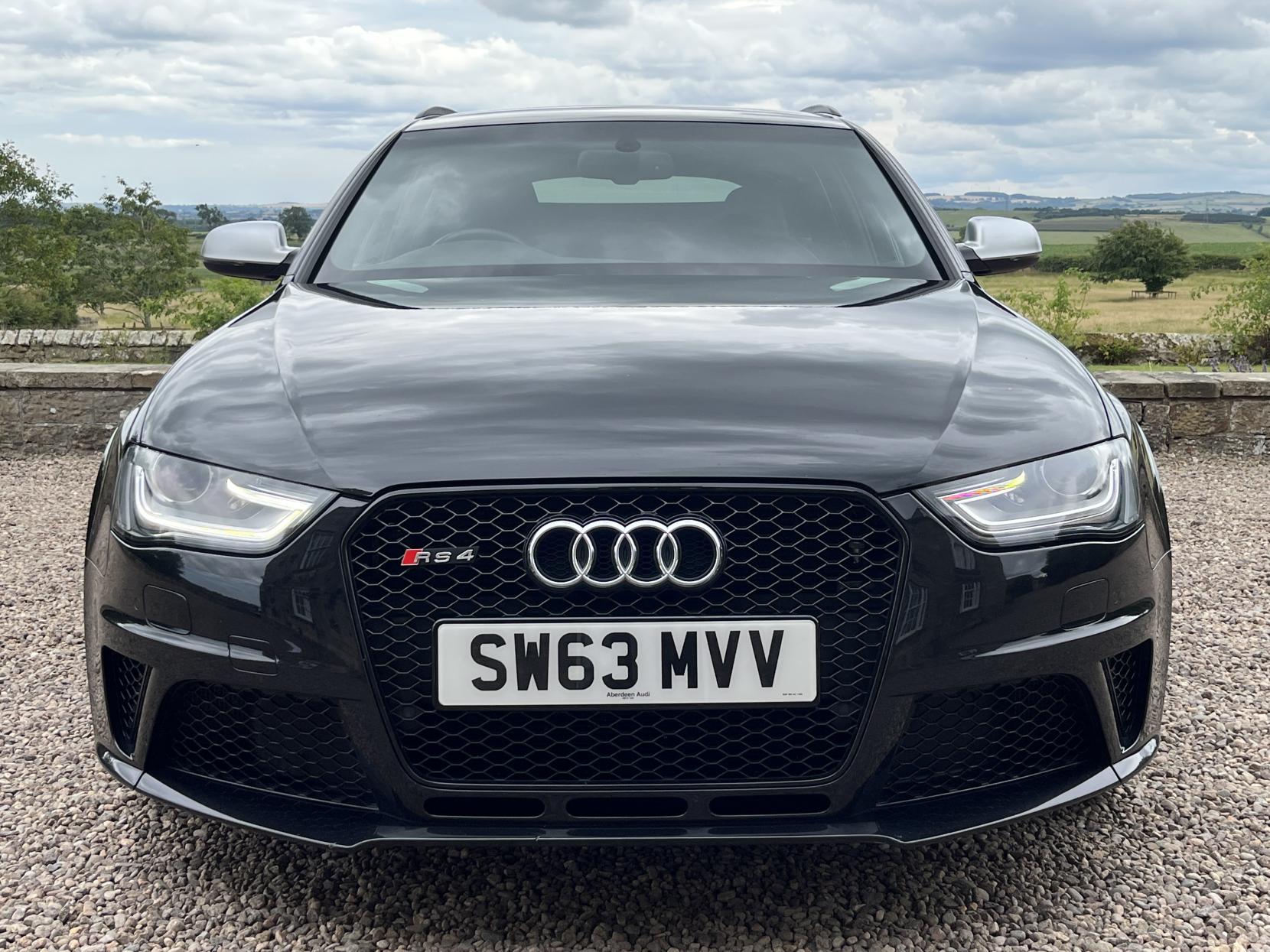 Audi RS4 Avant 4.2 FSI V8 Estate 5dr Petrol S Tronic quattro Euro 5 (450 ps)
