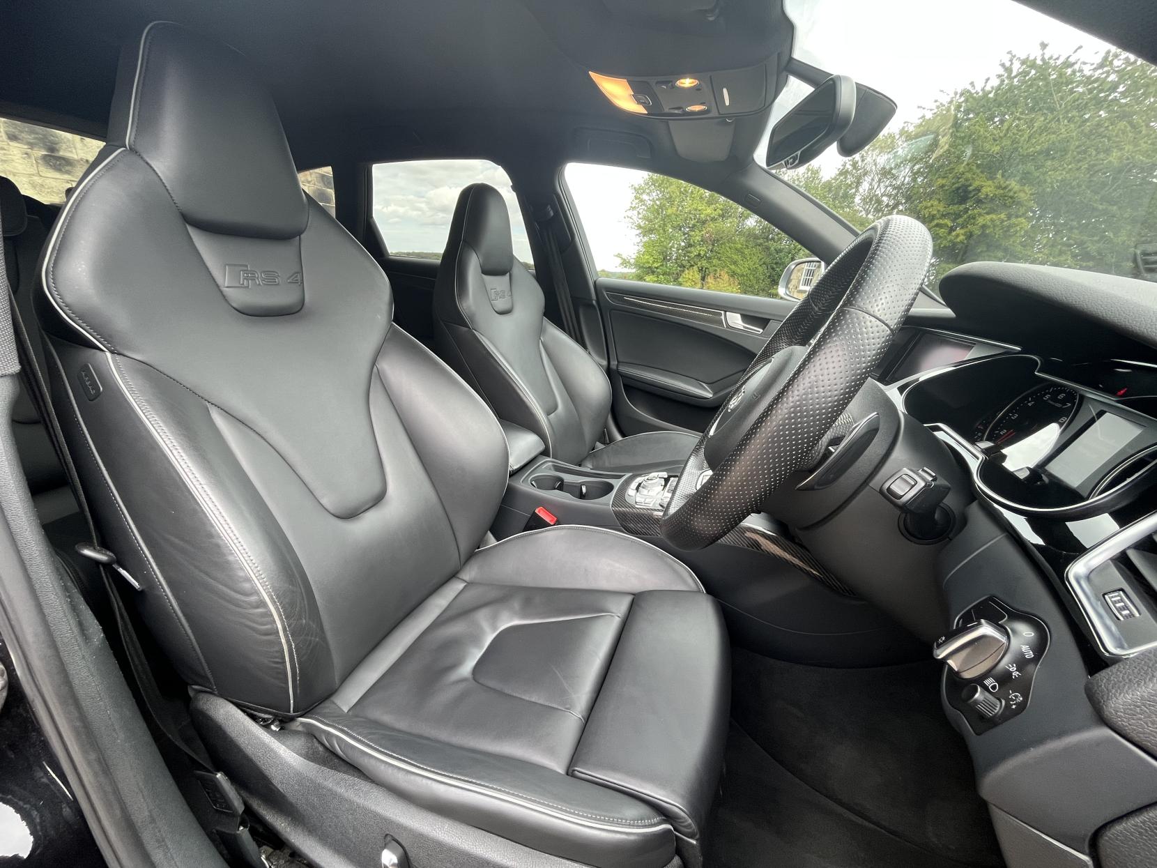 Audi RS4 Avant 4.2 FSI V8 Estate 5dr Petrol S Tronic quattro Euro 5 (450 ps)