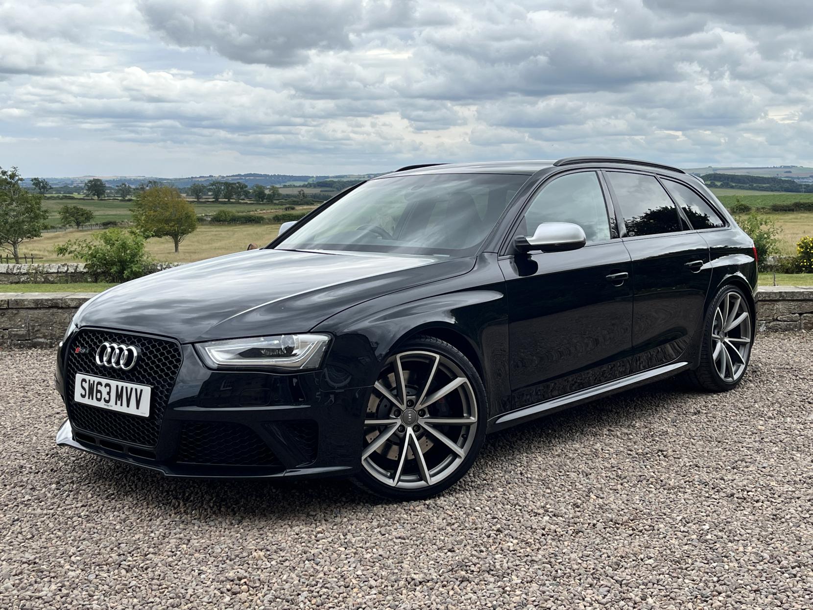 Audi RS4 Avant 4.2 FSI V8 Estate 5dr Petrol S Tronic quattro Euro 5 (450 ps)