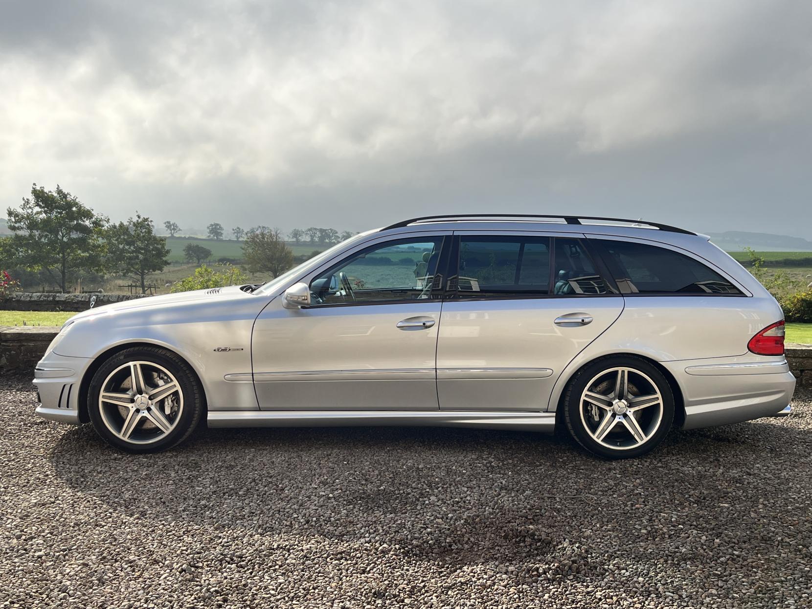 Mercedes-Benz E Class 6.2 E63 AMG Estate 5dr Petrol G-Tronic (345 g/km, 514 bhp)