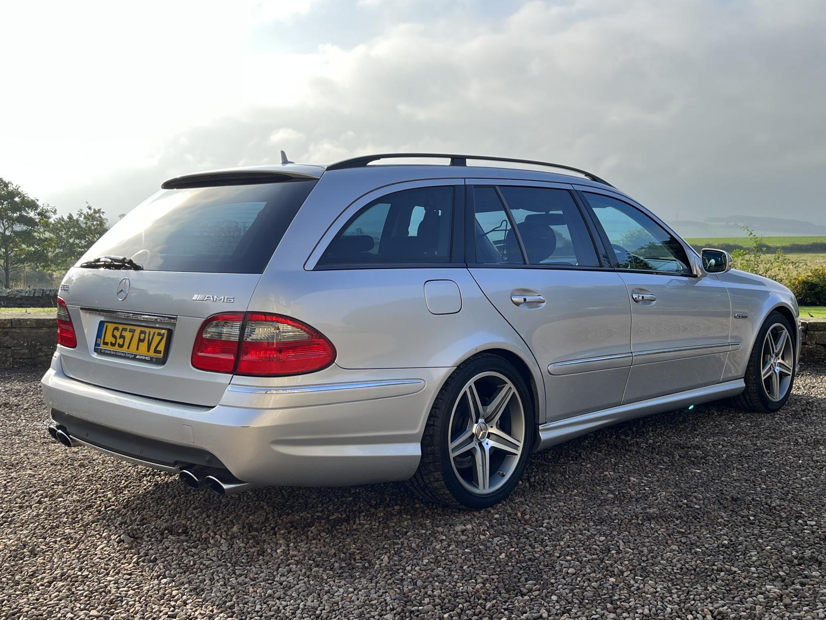 Mercedes-Benz E Class 6.2 E63 AMG Estate 5dr Petrol G-Tronic (345 g/km, 514 bhp)