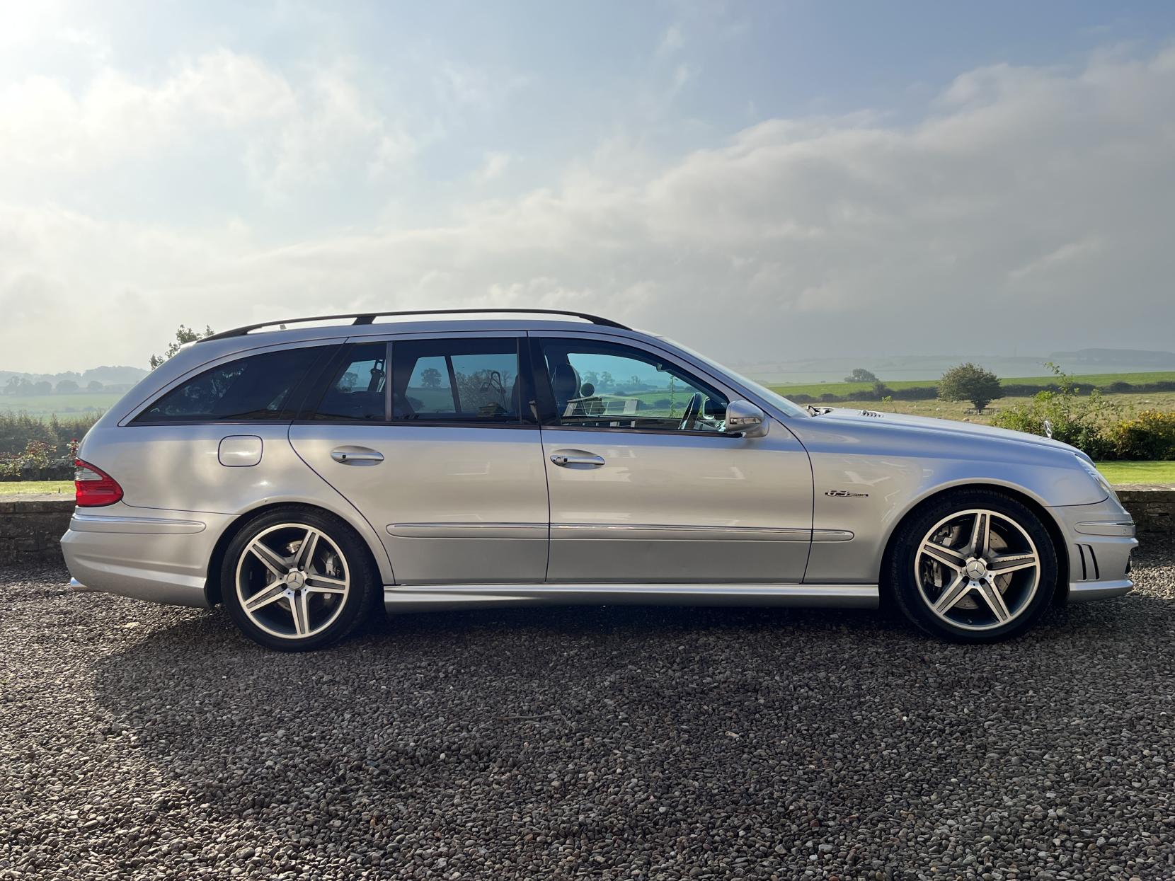 Mercedes-Benz E Class 6.2 E63 AMG Estate 5dr Petrol G-Tronic (345 g/km, 514 bhp)