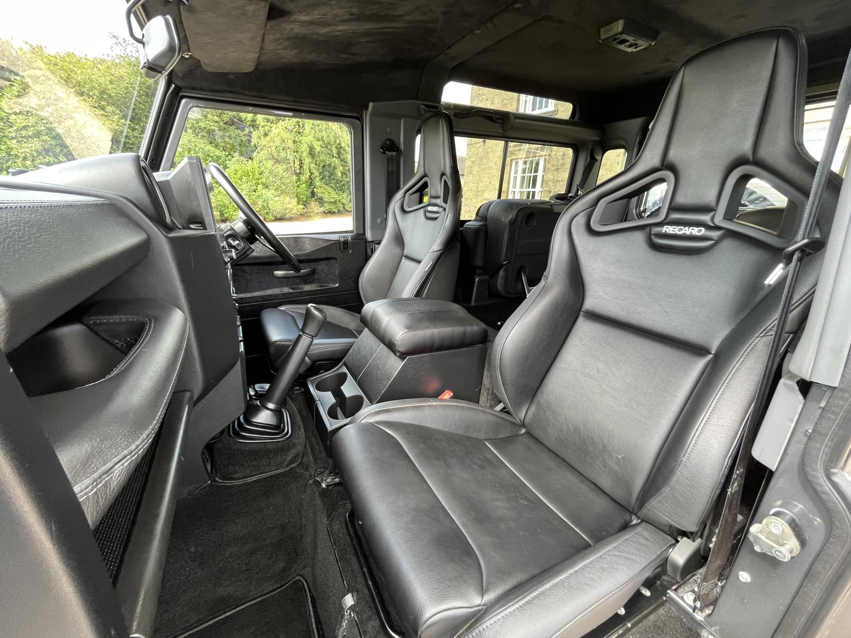 Land Rover Defender 90 2.2 TDCi XS SUV Double Cab 3dr Diesel Manual 4WD SWB Euro 5 (122 ps)