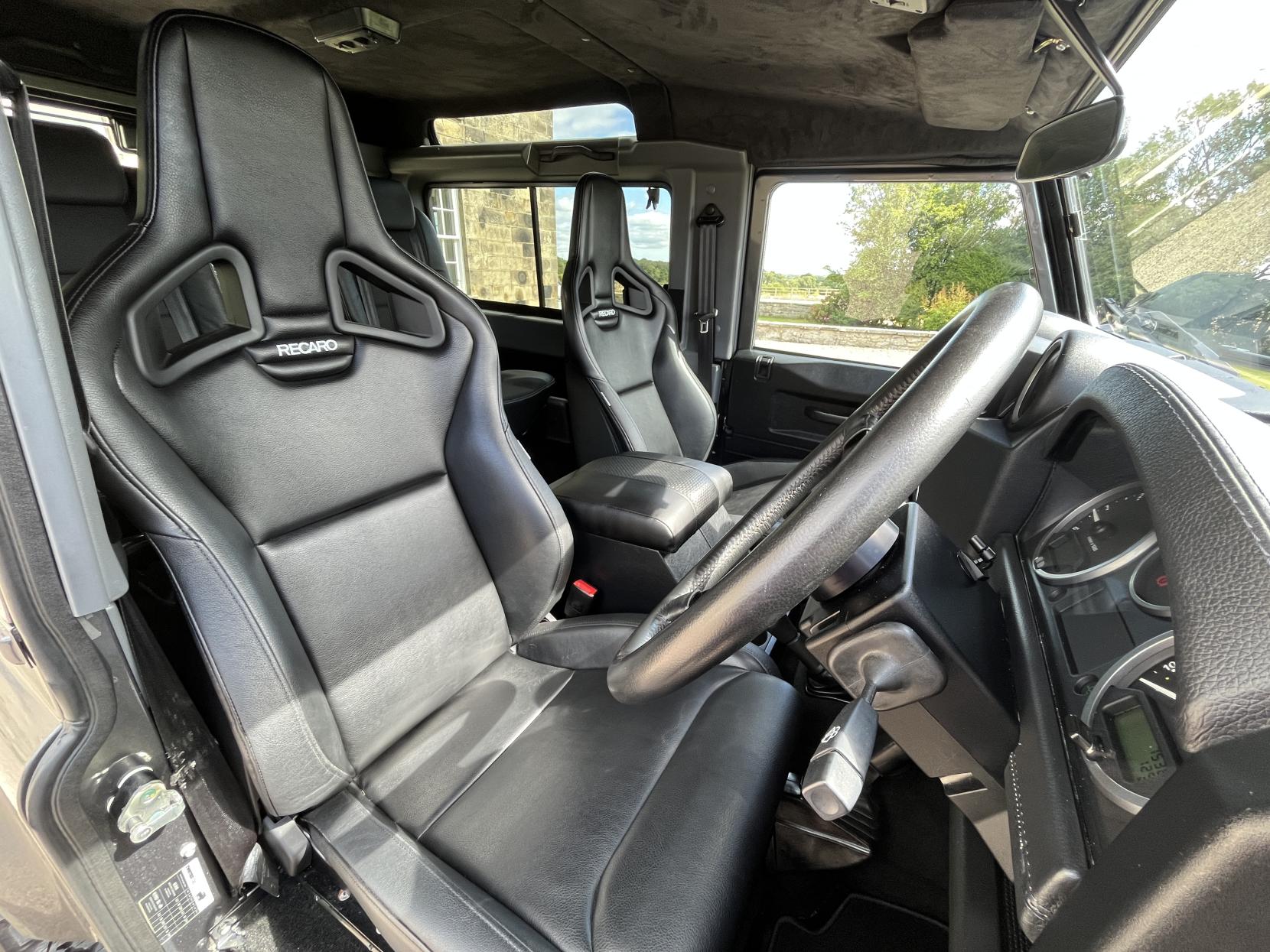 Land Rover Defender 90 2.2 TDCi XS SUV Double Cab 3dr Diesel Manual 4WD SWB Euro 5 (122 ps)