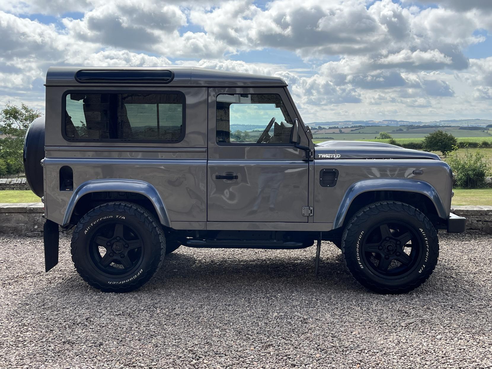 Land Rover Defender 90 2.2 TDCi XS SUV Double Cab 3dr Diesel Manual 4WD SWB Euro 5 (122 ps)