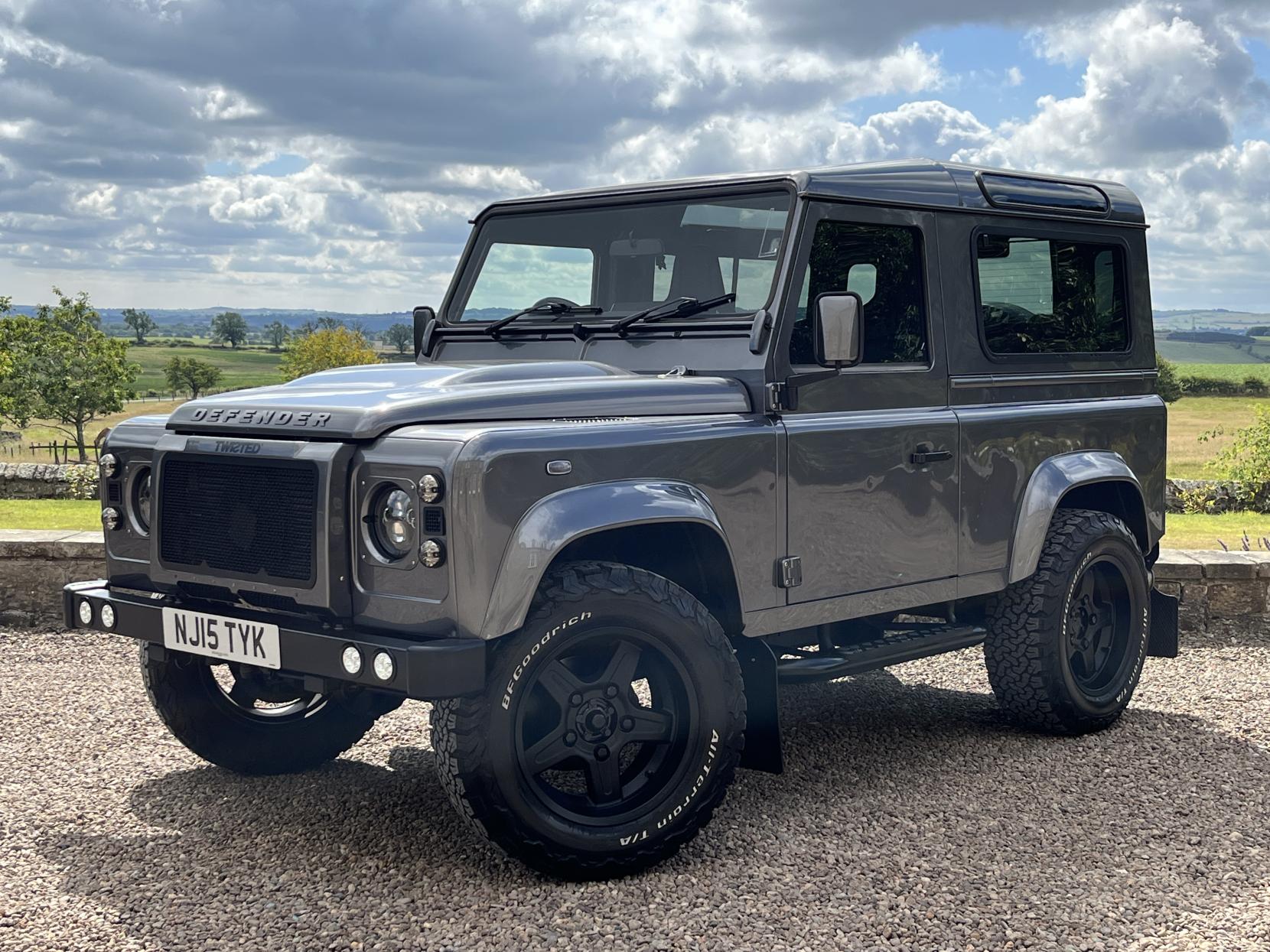 Land Rover Defender 90 2.2 TDCi XS SUV Double Cab 3dr Diesel Manual 4WD SWB Euro 5 (122 ps)