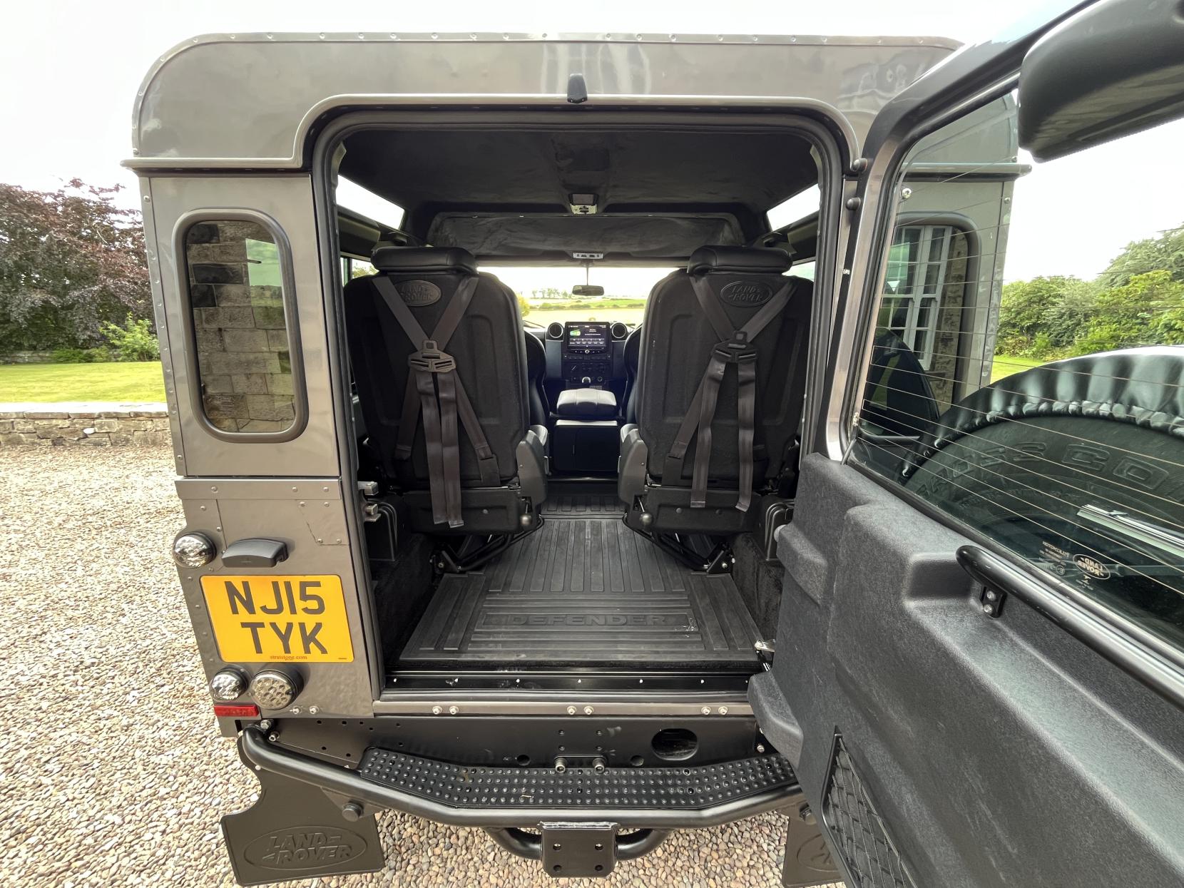 Land Rover Defender 90 2.2 TDCi XS SUV Double Cab 3dr Diesel Manual 4WD SWB Euro 5 (122 ps)
