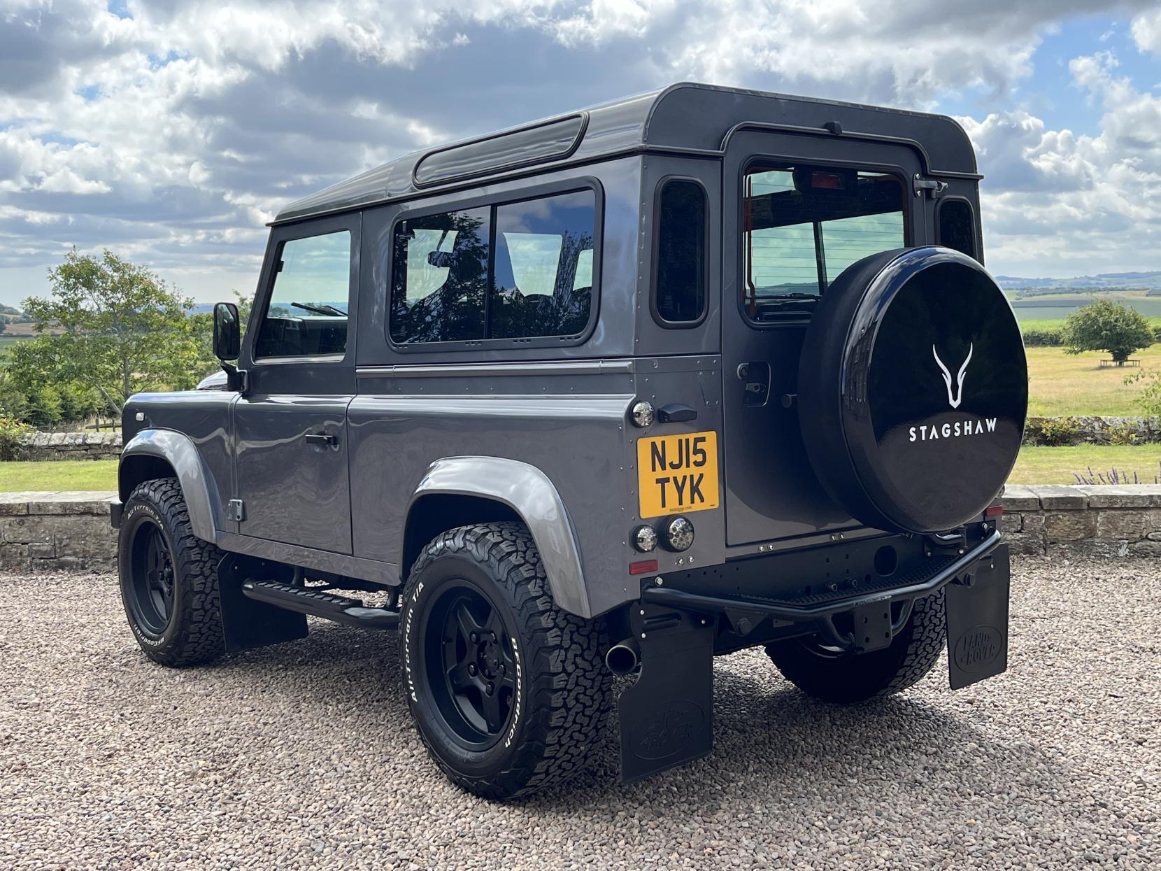Land Rover Defender 90 2.2 TDCi XS SUV Double Cab 3dr Diesel Manual 4WD SWB Euro 5 (122 ps)