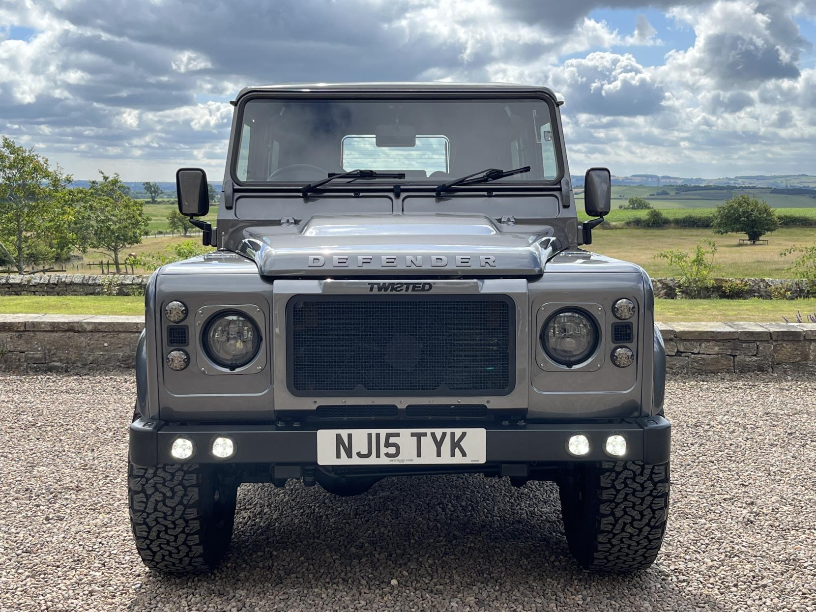 Land Rover Defender 90 2.2 TDCi XS SUV Double Cab 3dr Diesel Manual 4WD SWB Euro 5 (122 ps)