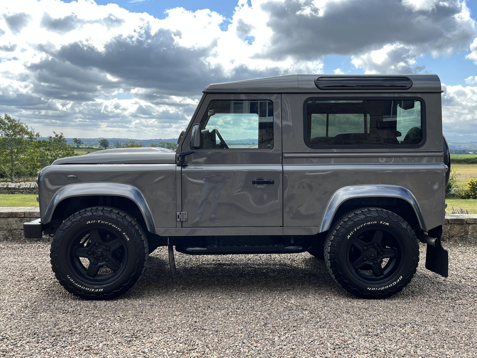 Land Rover Defender 90 2.2 TDCi XS SUV Double Cab 3dr Diesel Manual 4WD SWB Euro 5 (122 ps)