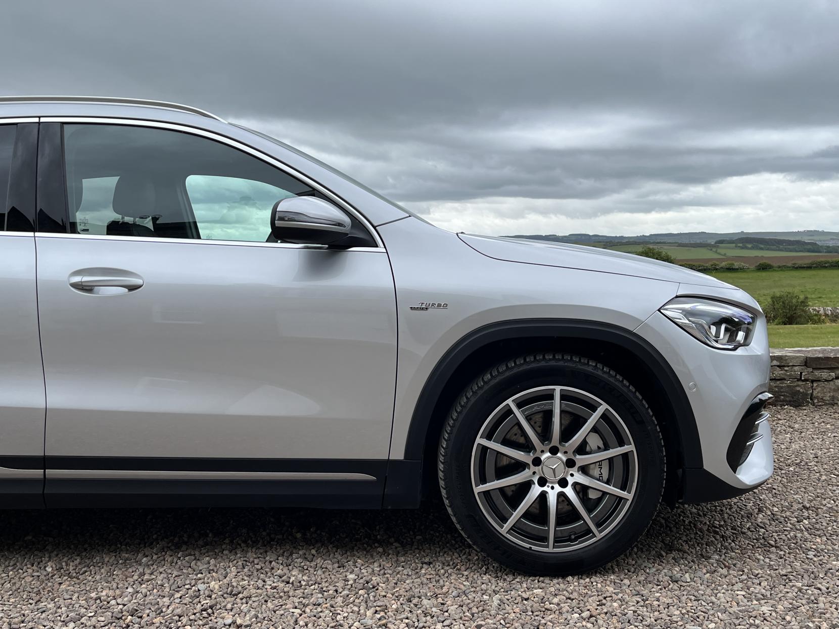 Mercedes-Benz GLA 2.0 GLA35 AMG SUV 5dr Petrol 8G-DCT 4MATIC Euro 6 (s/s) (306 ps)