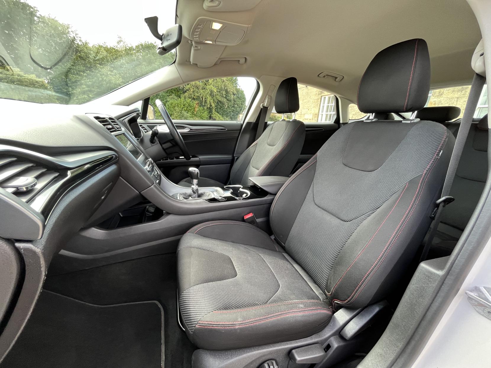 Ford Mondeo 2.0 TDCi ST-Line Hatchback 5dr Diesel Manual Euro 6 (s/s) (150 ps)
