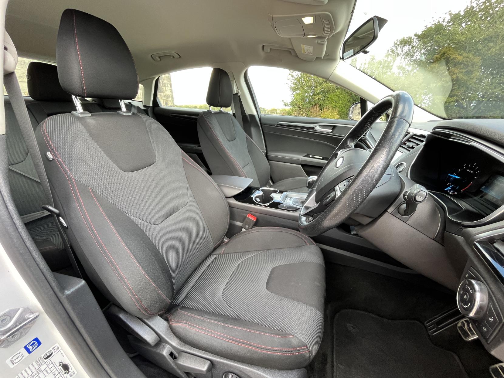 Ford Mondeo 2.0 TDCi ST-Line Hatchback 5dr Diesel Manual Euro 6 (s/s) (150 ps)