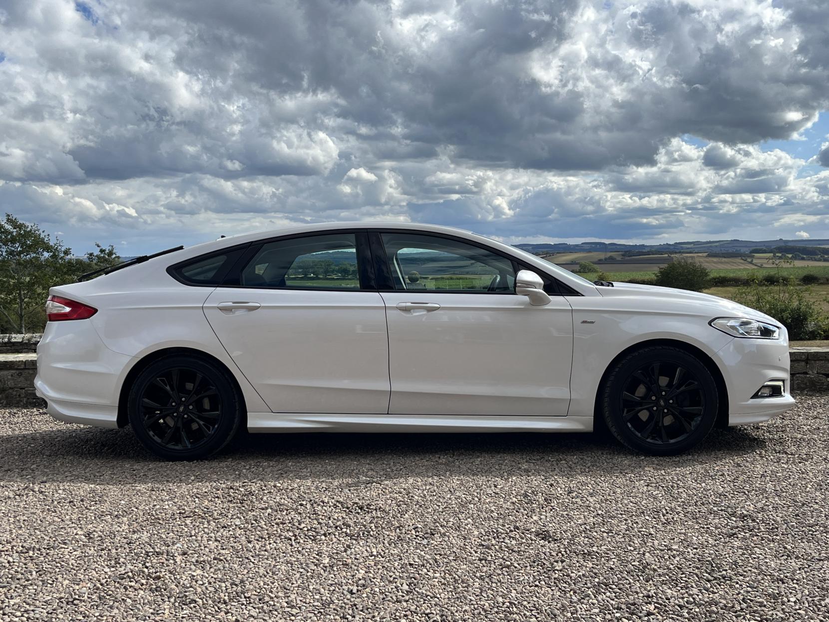 Ford Mondeo 2.0 TDCi ST-Line Hatchback 5dr Diesel Manual Euro 6 (s/s) (150 ps)