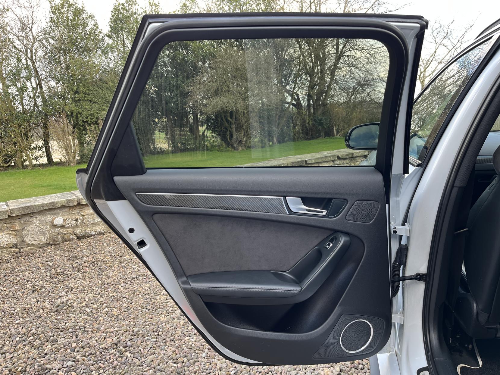 Audi RS4 Avant 4.2 FSI V8 Estate 5dr Petrol S Tronic quattro Euro 5 (450 ps)