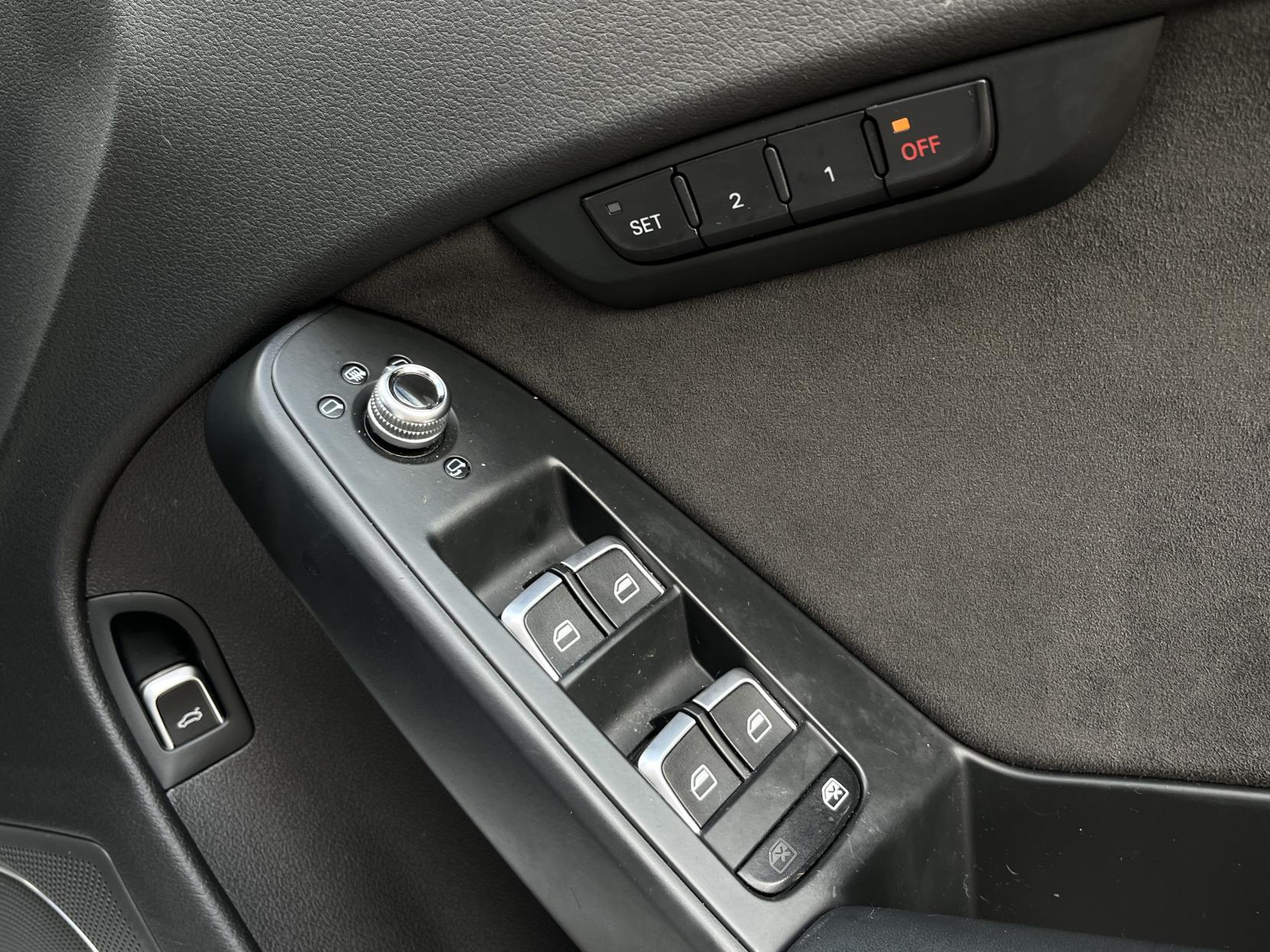 Audi RS4 Avant 4.2 FSI V8 Estate 5dr Petrol S Tronic quattro Euro 5 (450 ps)