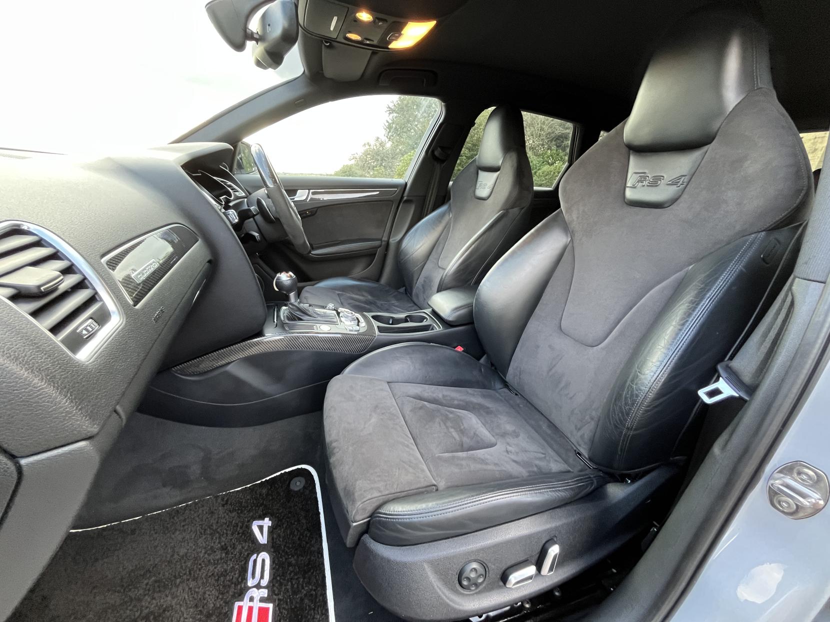 Audi RS4 Avant 4.2 FSI V8 Estate 5dr Petrol S Tronic quattro Euro 5 (450 ps)