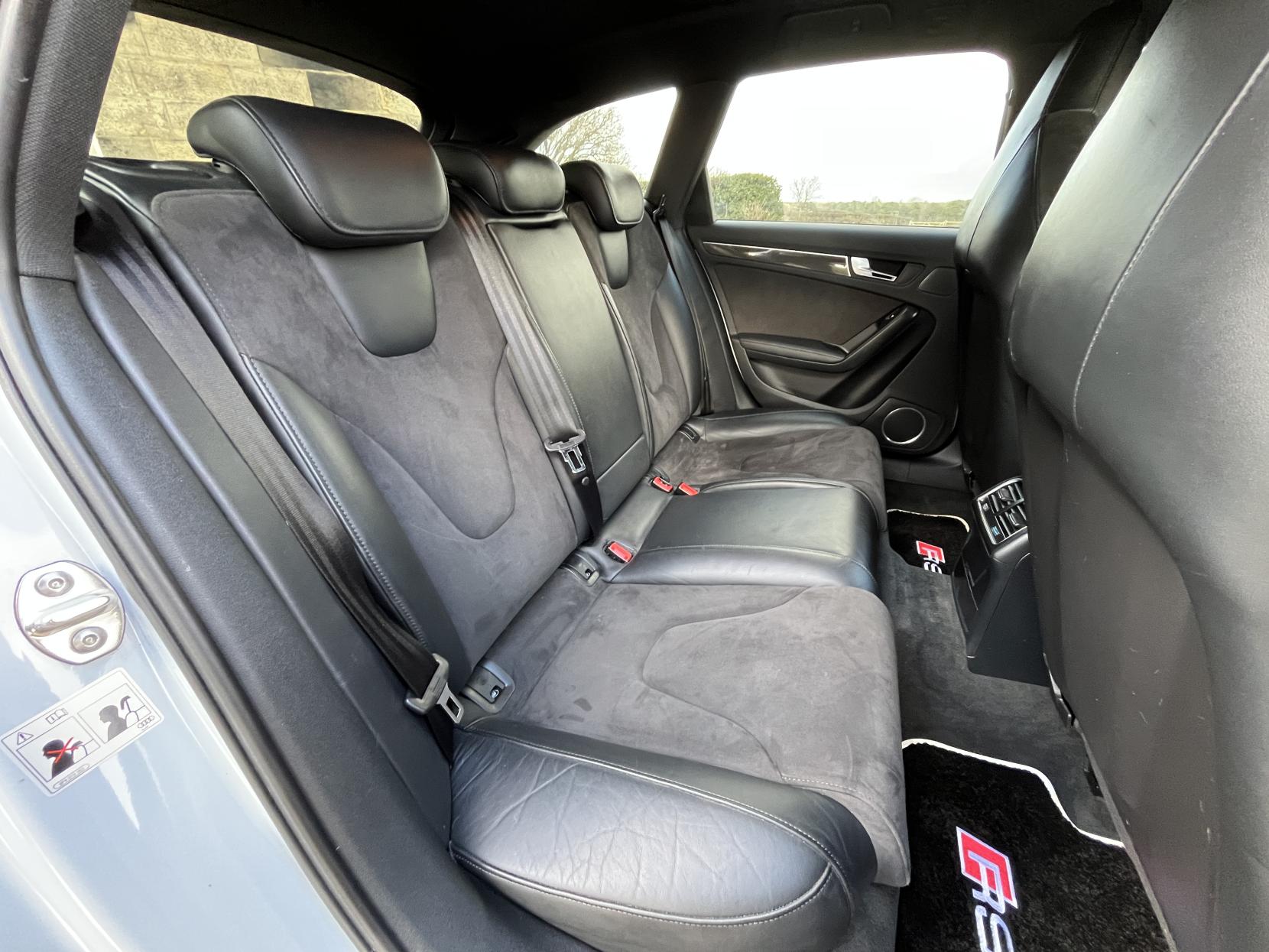 Audi RS4 Avant 4.2 FSI V8 Estate 5dr Petrol S Tronic quattro Euro 5 (450 ps)