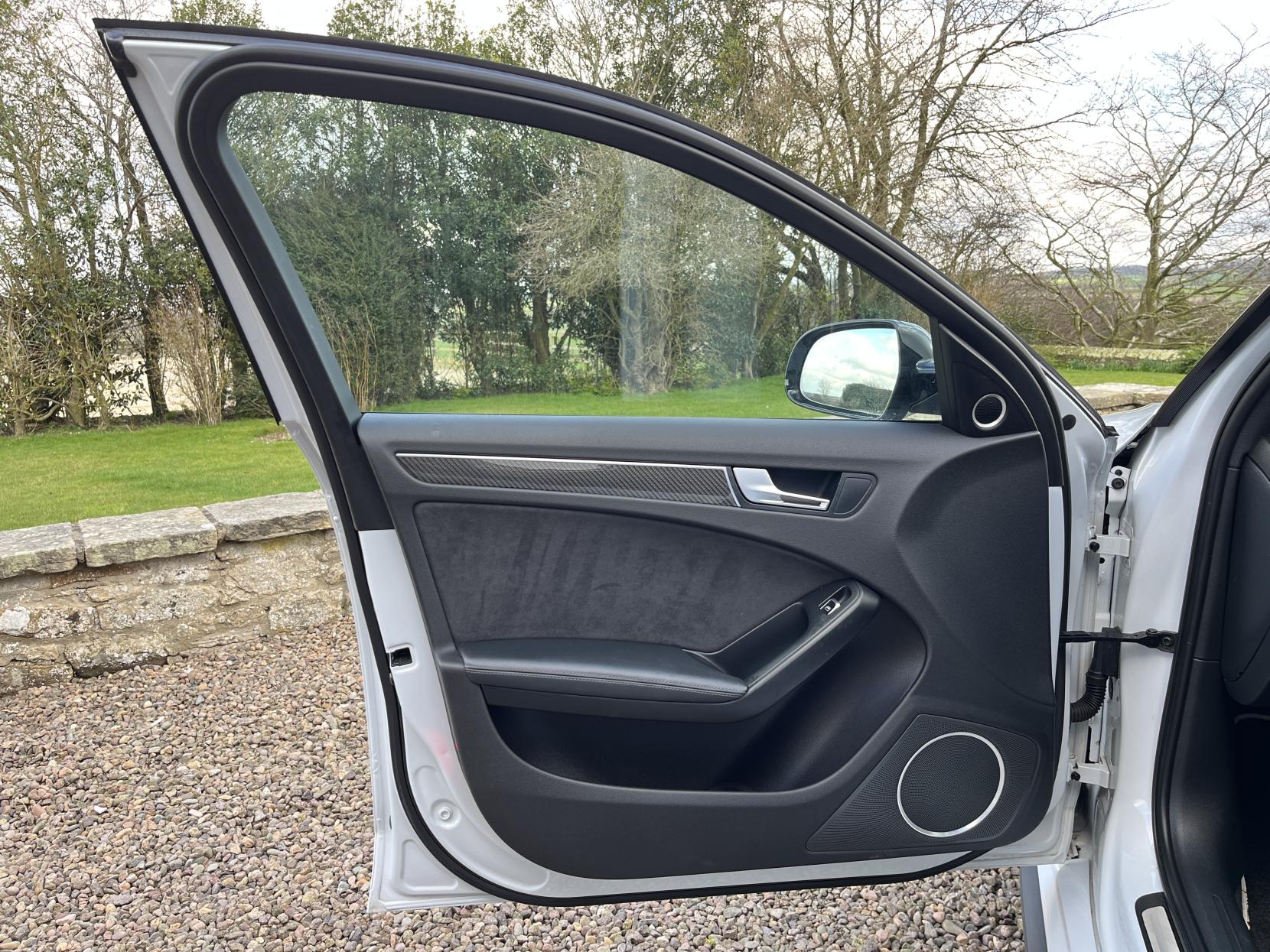 Audi RS4 Avant 4.2 FSI V8 Estate 5dr Petrol S Tronic quattro Euro 5 (450 ps)