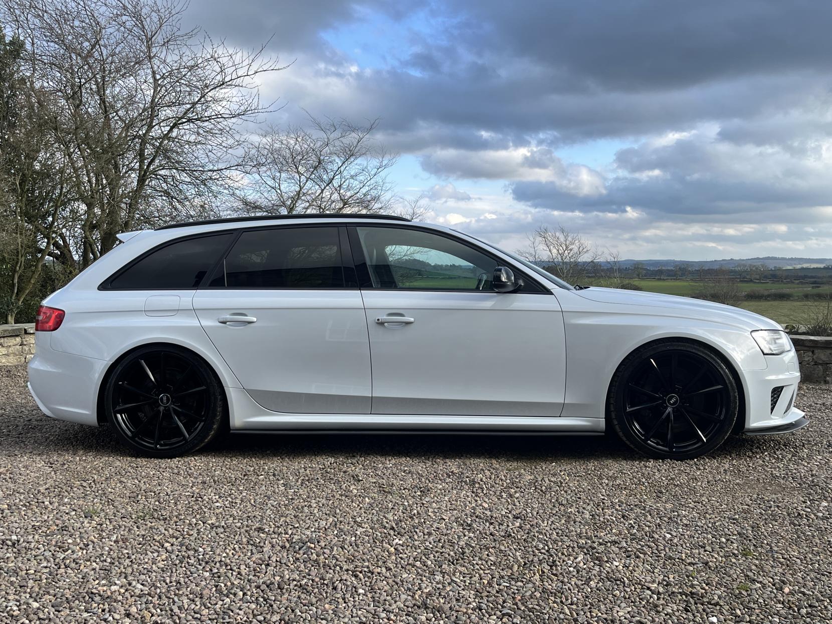 Audi RS4 Avant 4.2 FSI V8 Estate 5dr Petrol S Tronic quattro Euro 5 (450 ps)