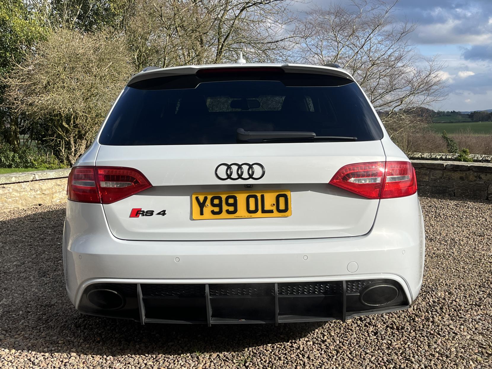 Audi RS4 Avant 4.2 FSI V8 Estate 5dr Petrol S Tronic quattro Euro 5 (450 ps)