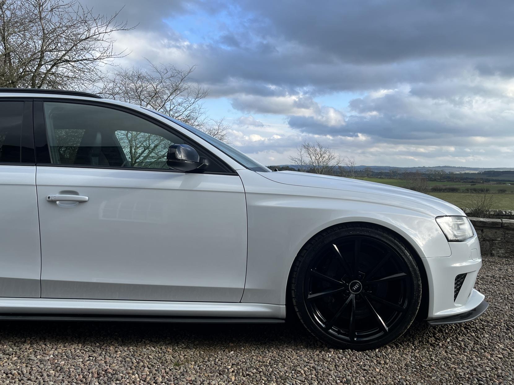 Audi RS4 Avant 4.2 FSI V8 Estate 5dr Petrol S Tronic quattro Euro 5 (450 ps)