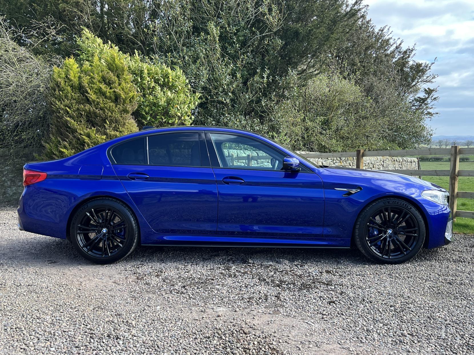 BMW M5 4.4 V8 GPF Saloon 4dr Petrol Steptronic xDrive Euro 6 (s/s) (600 ps)