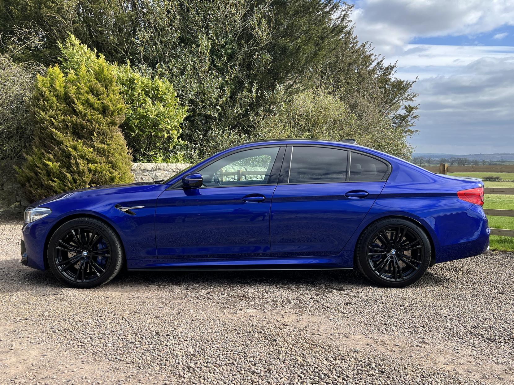 BMW M5 4.4 V8 GPF Saloon 4dr Petrol Steptronic xDrive Euro 6 (s/s) (600 ps)