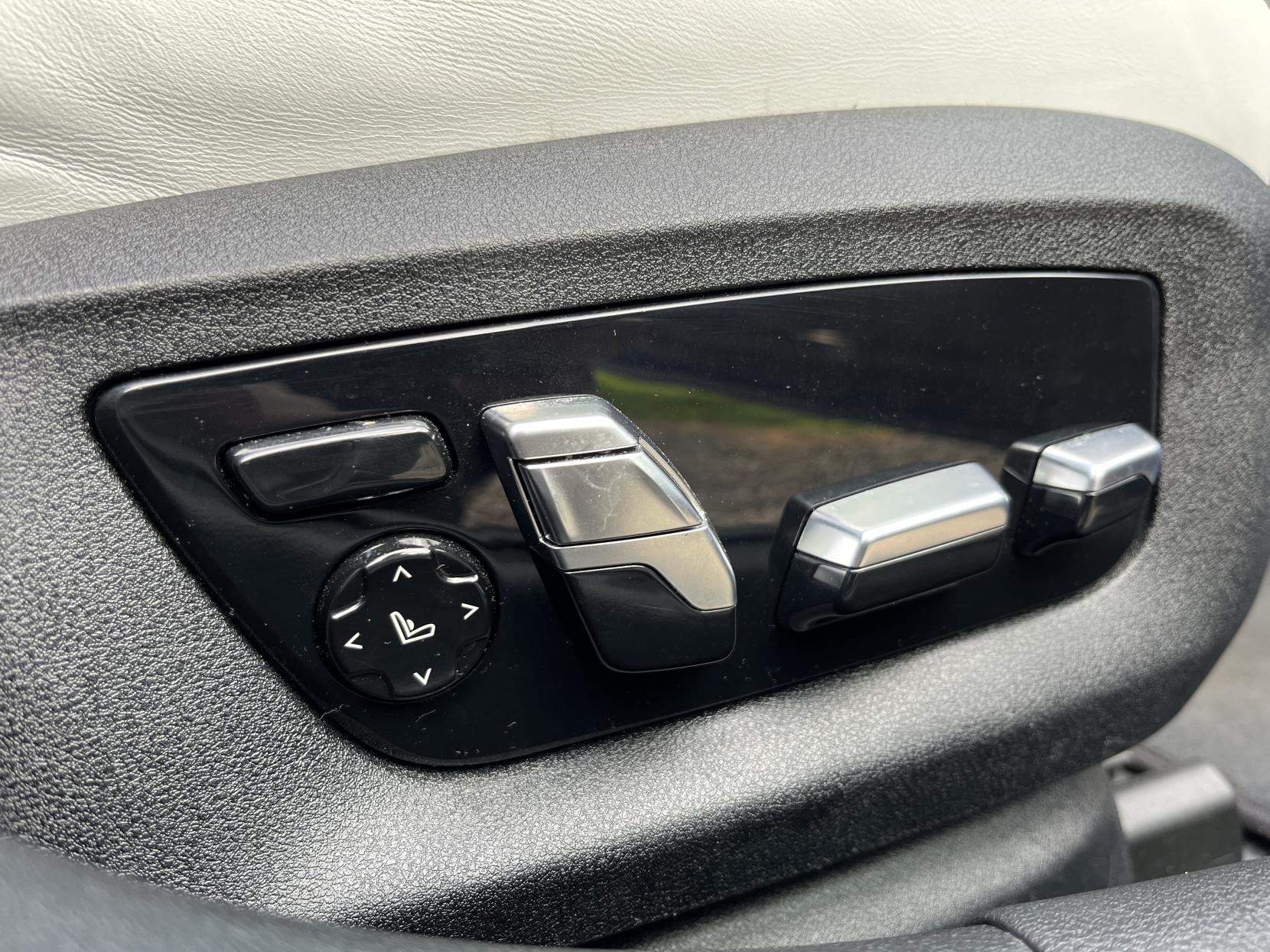 BMW M5 4.4 V8 GPF Saloon 4dr Petrol Steptronic xDrive Euro 6 (s/s) (600 ps)