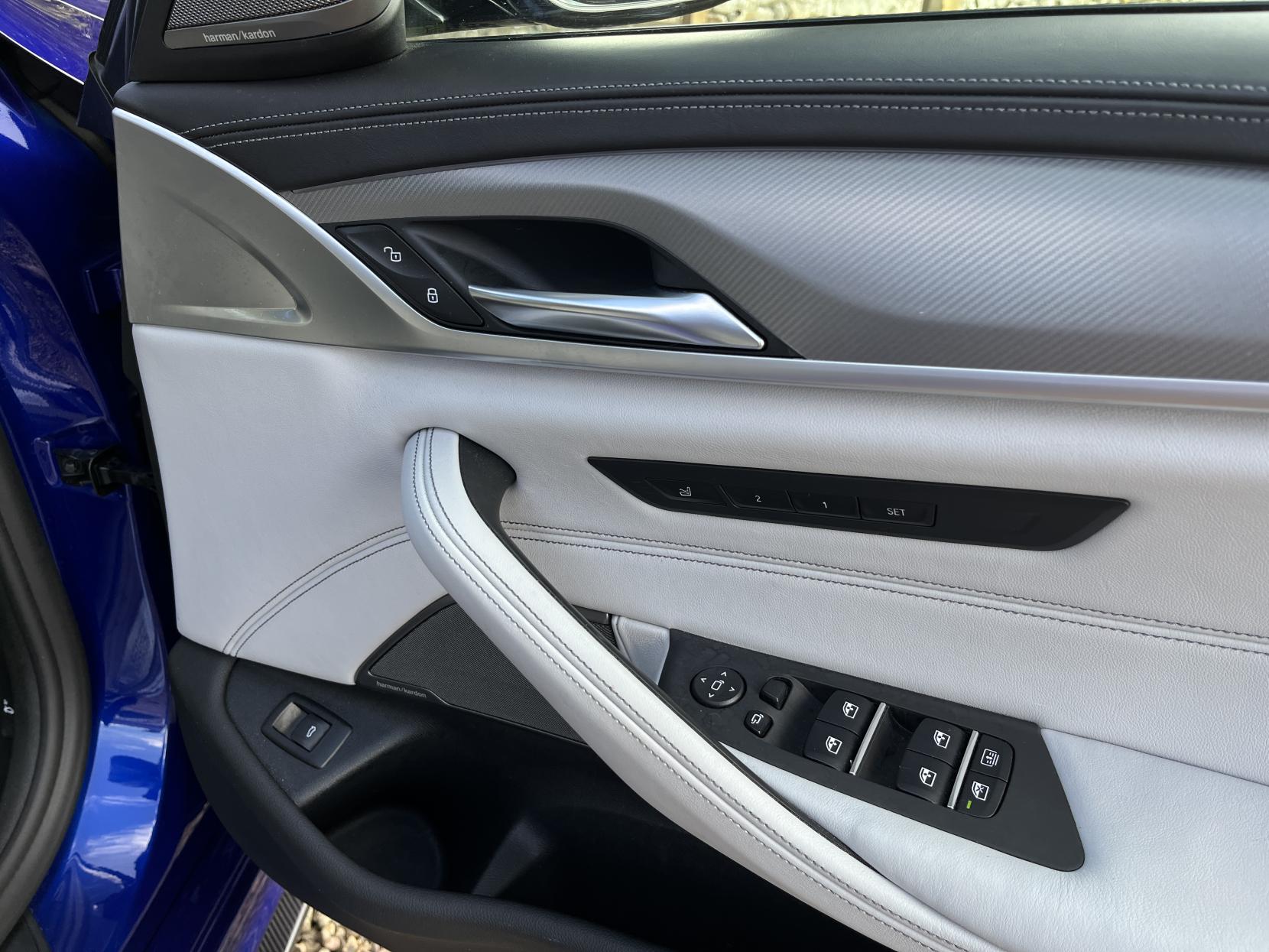 BMW M5 4.4 V8 GPF Saloon 4dr Petrol Steptronic xDrive Euro 6 (s/s) (600 ps)