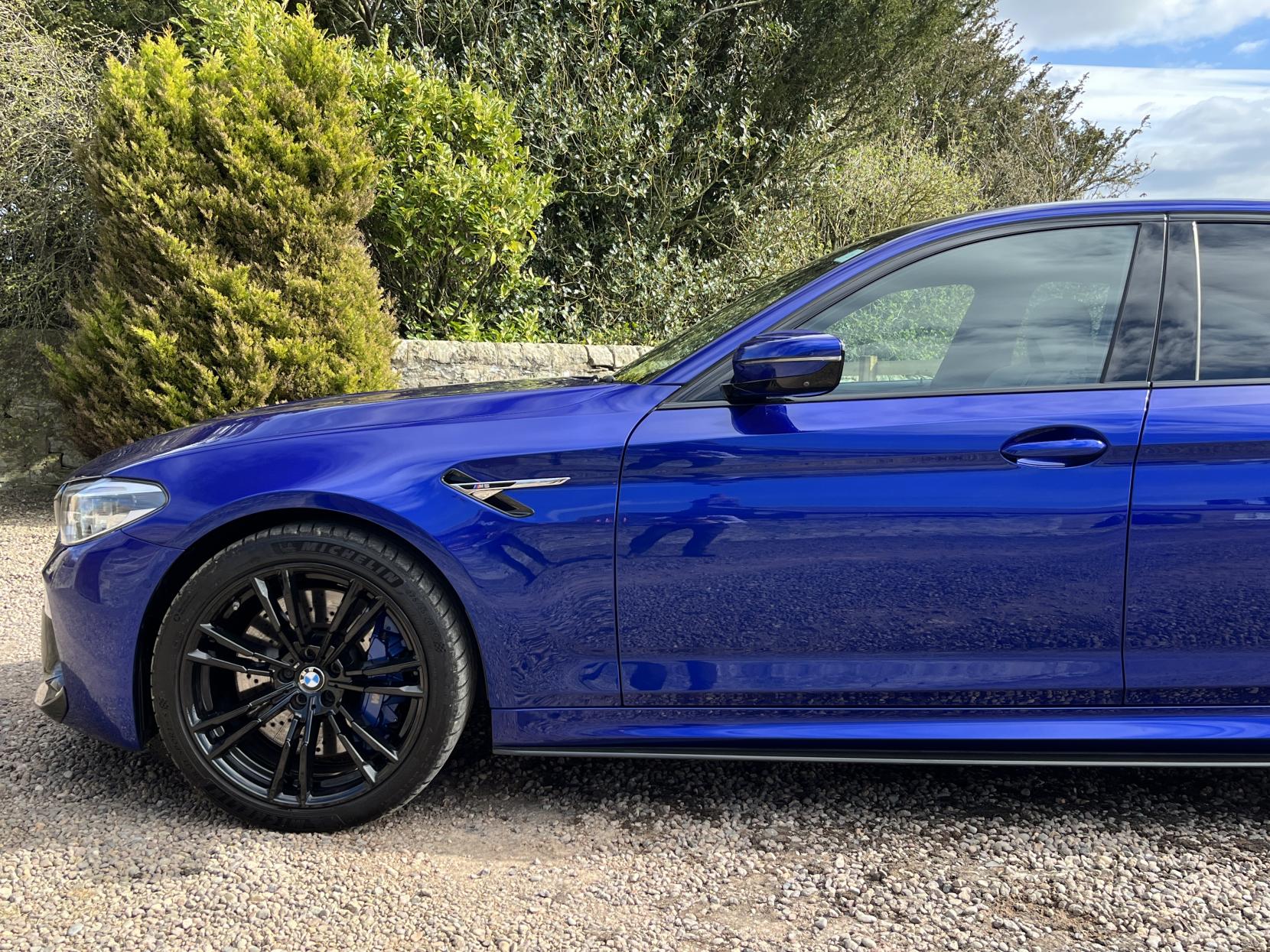 BMW M5 4.4 V8 GPF Saloon 4dr Petrol Steptronic xDrive Euro 6 (s/s) (600 ps)