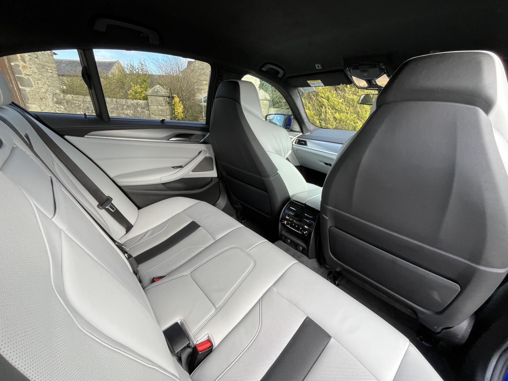 BMW M5 4.4 V8 GPF Saloon 4dr Petrol Steptronic xDrive Euro 6 (s/s) (600 ps)