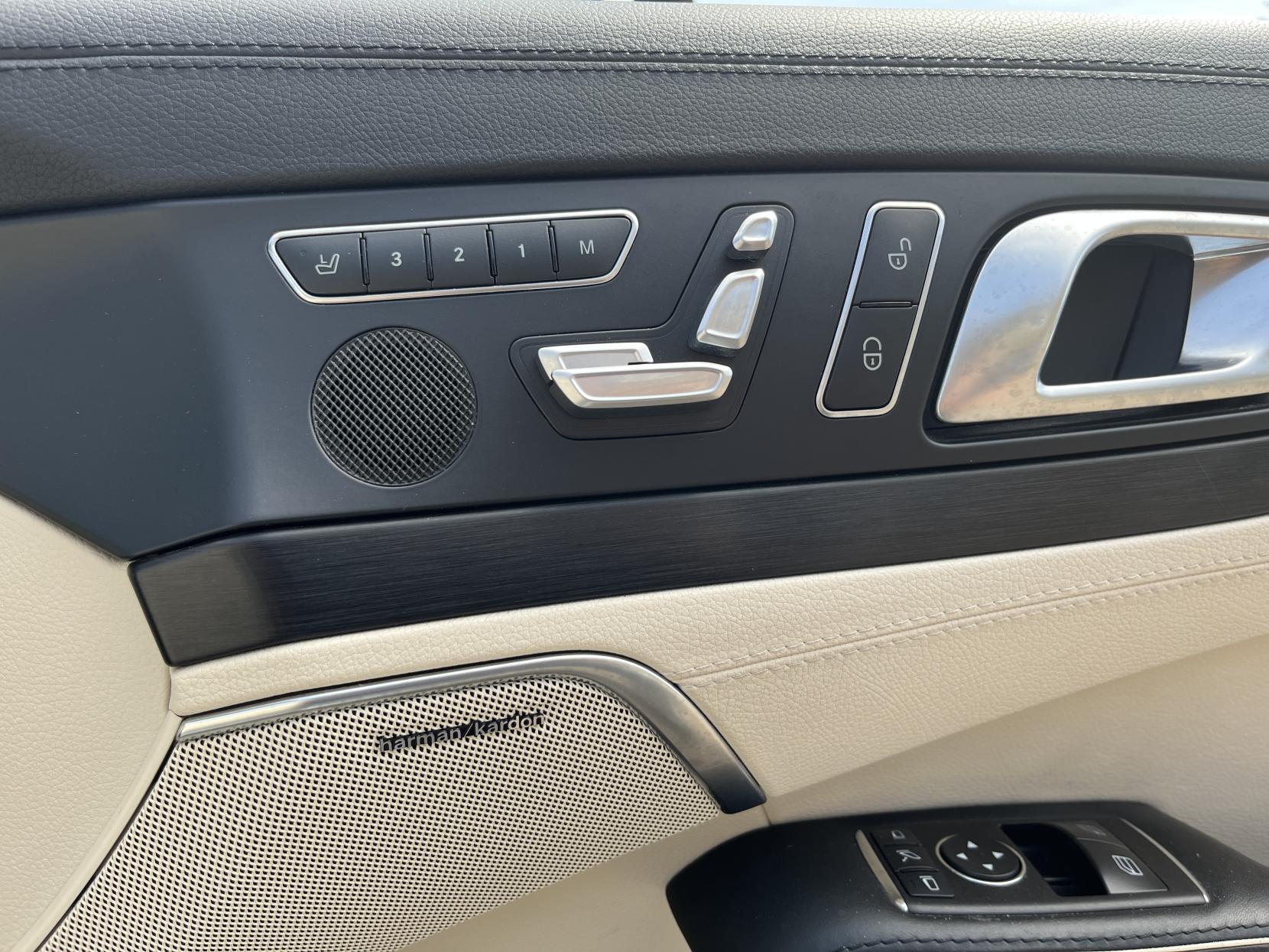 Mercedes-Benz SL 4.7 SL500 V8 BlueEfficiency Convertible 2dr Petrol G-Tronic Euro 5 (s/s) (435 ps)