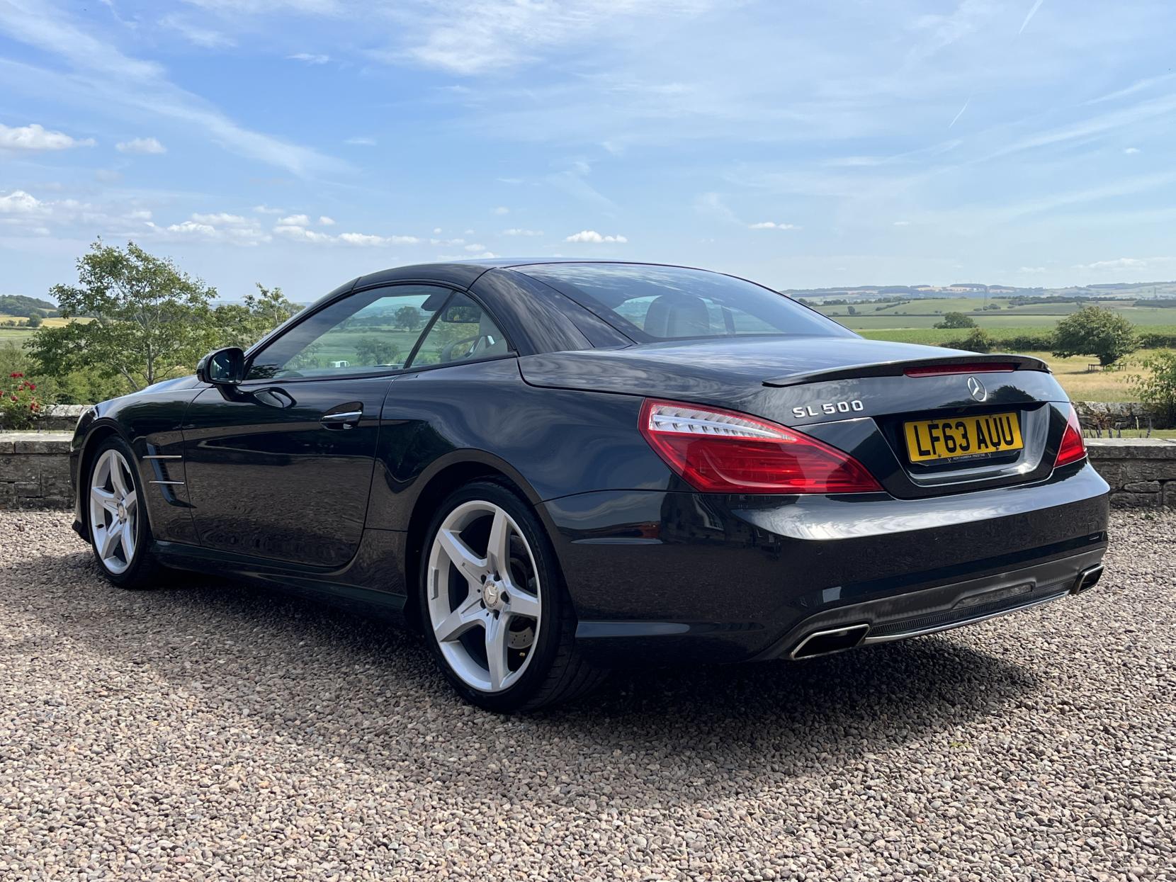 Mercedes-Benz SL 4.7 SL500 V8 BlueEfficiency Convertible 2dr Petrol G-Tronic Euro 5 (s/s) (435 ps)