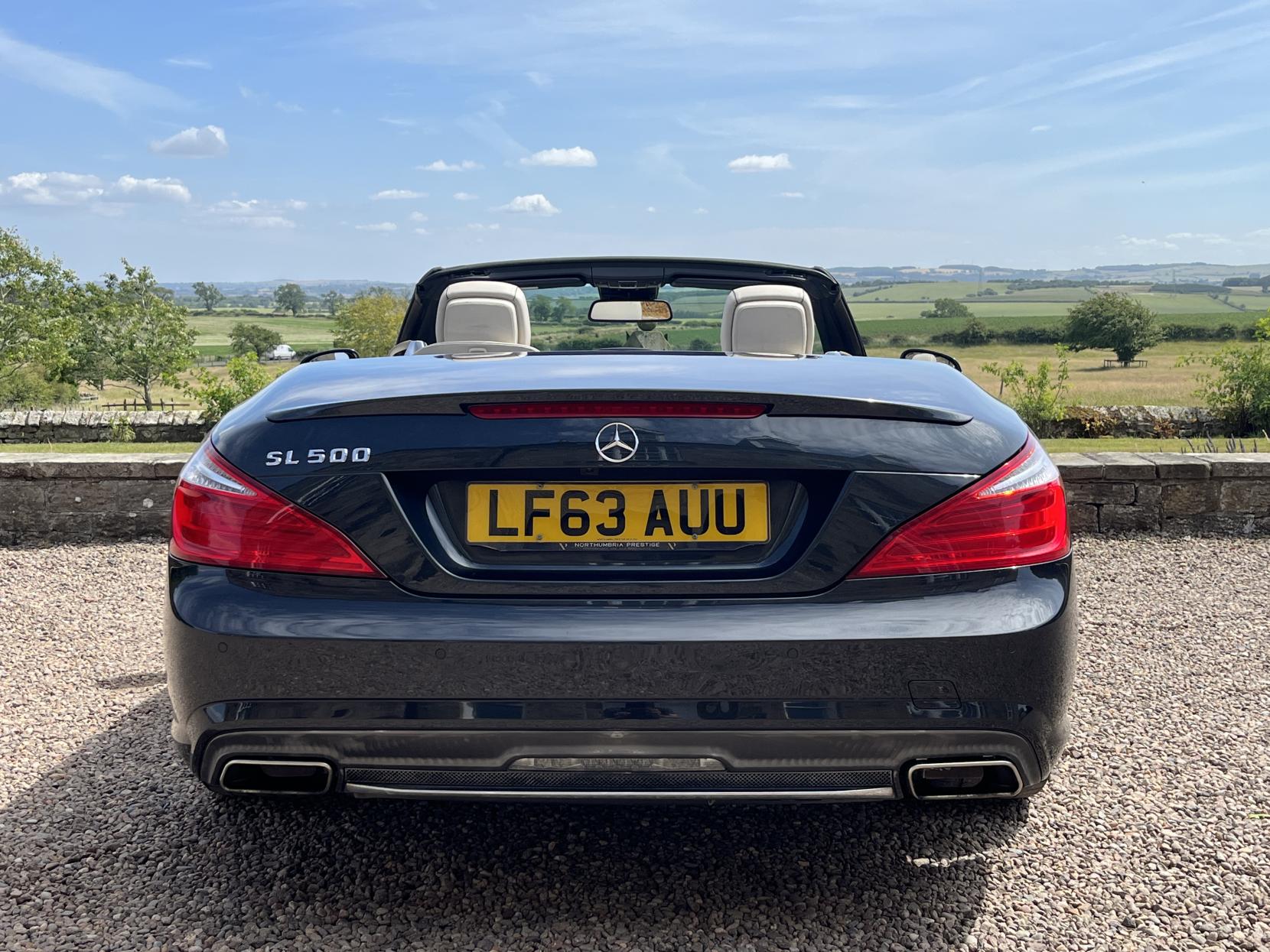 Mercedes-Benz SL 4.7 SL500 V8 BlueEfficiency Convertible 2dr Petrol G-Tronic Euro 5 (s/s) (435 ps)