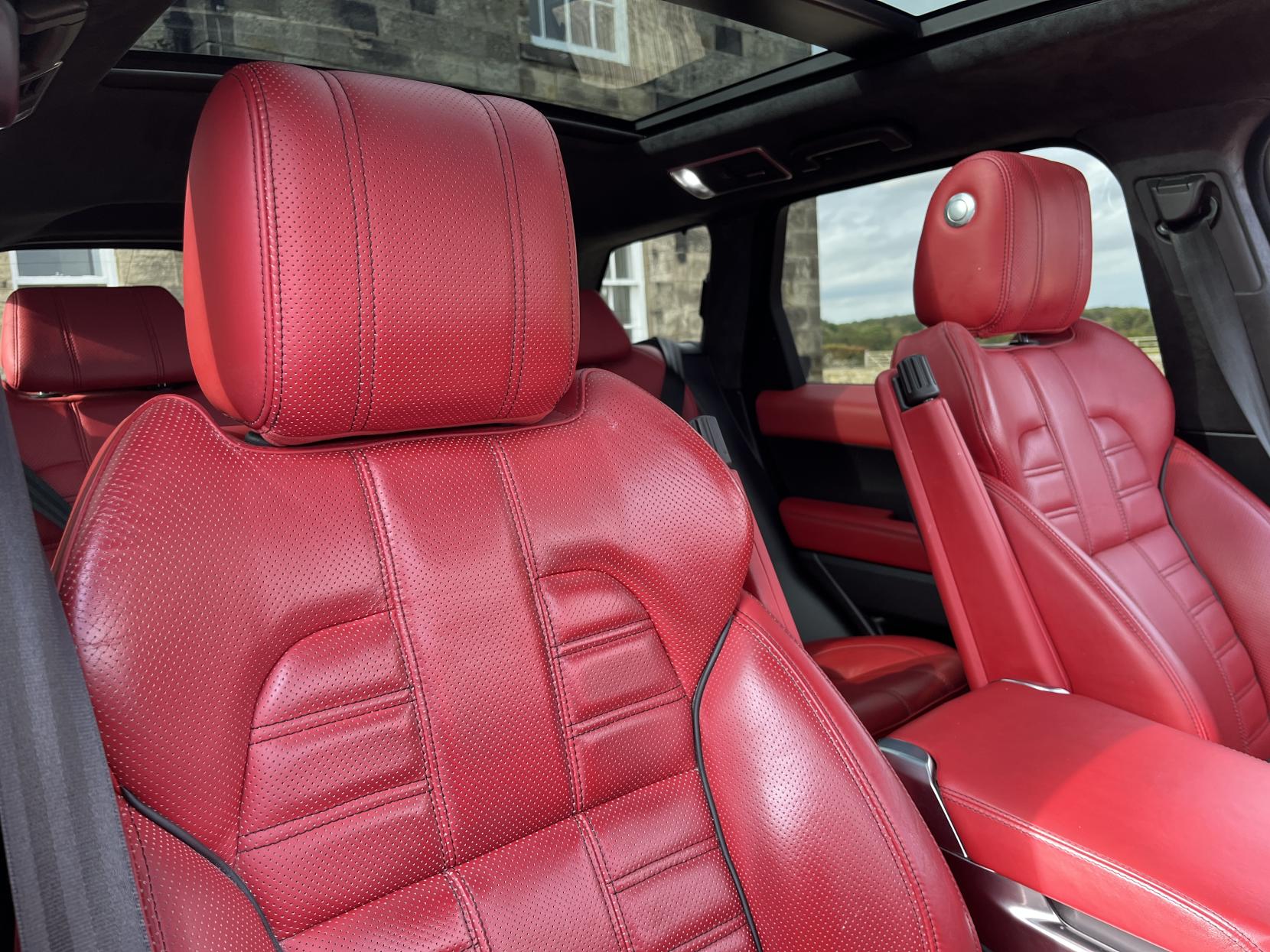 Land Rover Range Rover Sport 3.0 SD V6 Autobiography Dynamic SUV 5dr Diesel Auto 4WD Euro 6 (s/s) (306 ps)