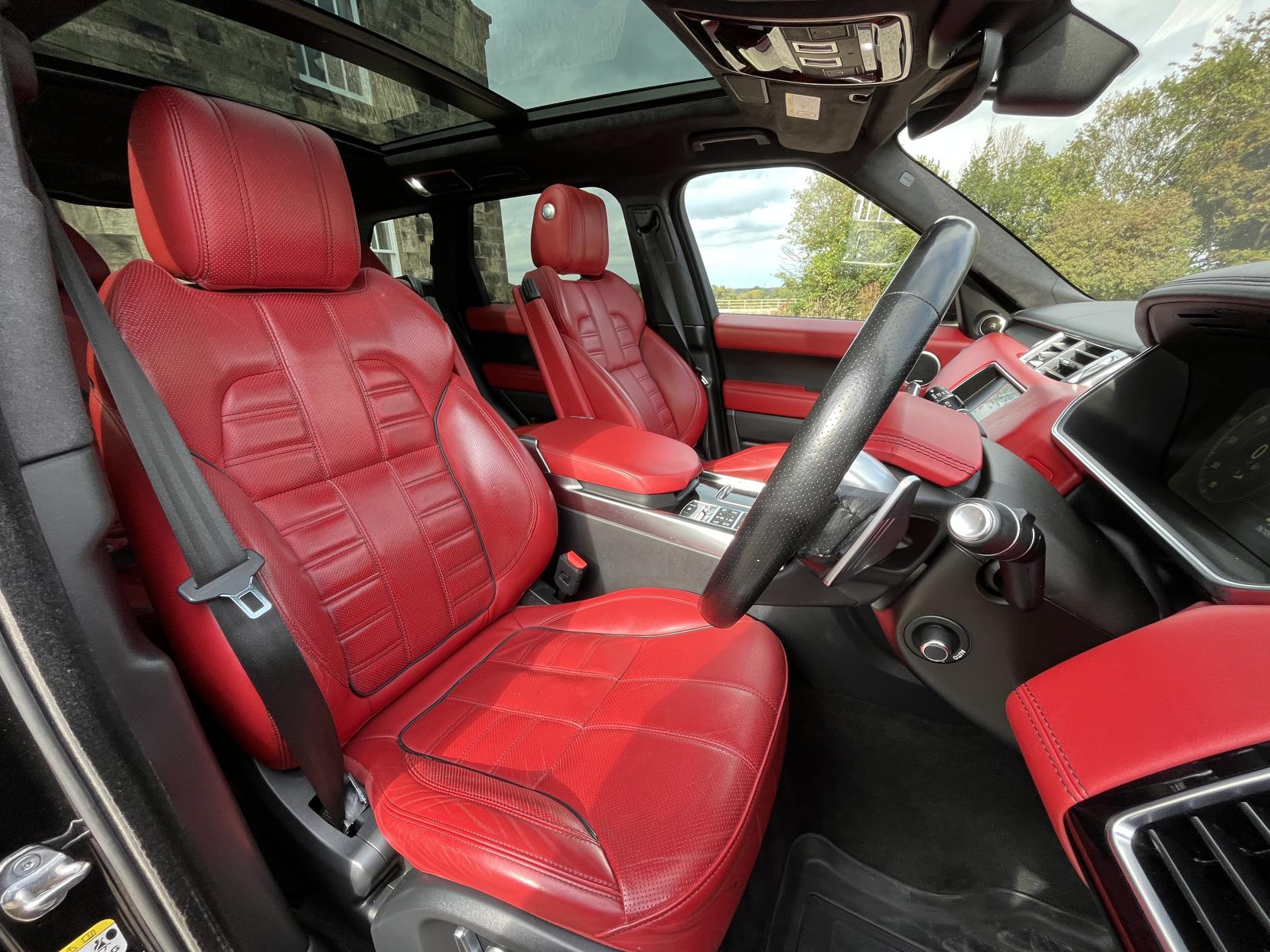 Land Rover Range Rover Sport 3.0 SD V6 Autobiography Dynamic SUV 5dr Diesel Auto 4WD Euro 6 (s/s) (306 ps)
