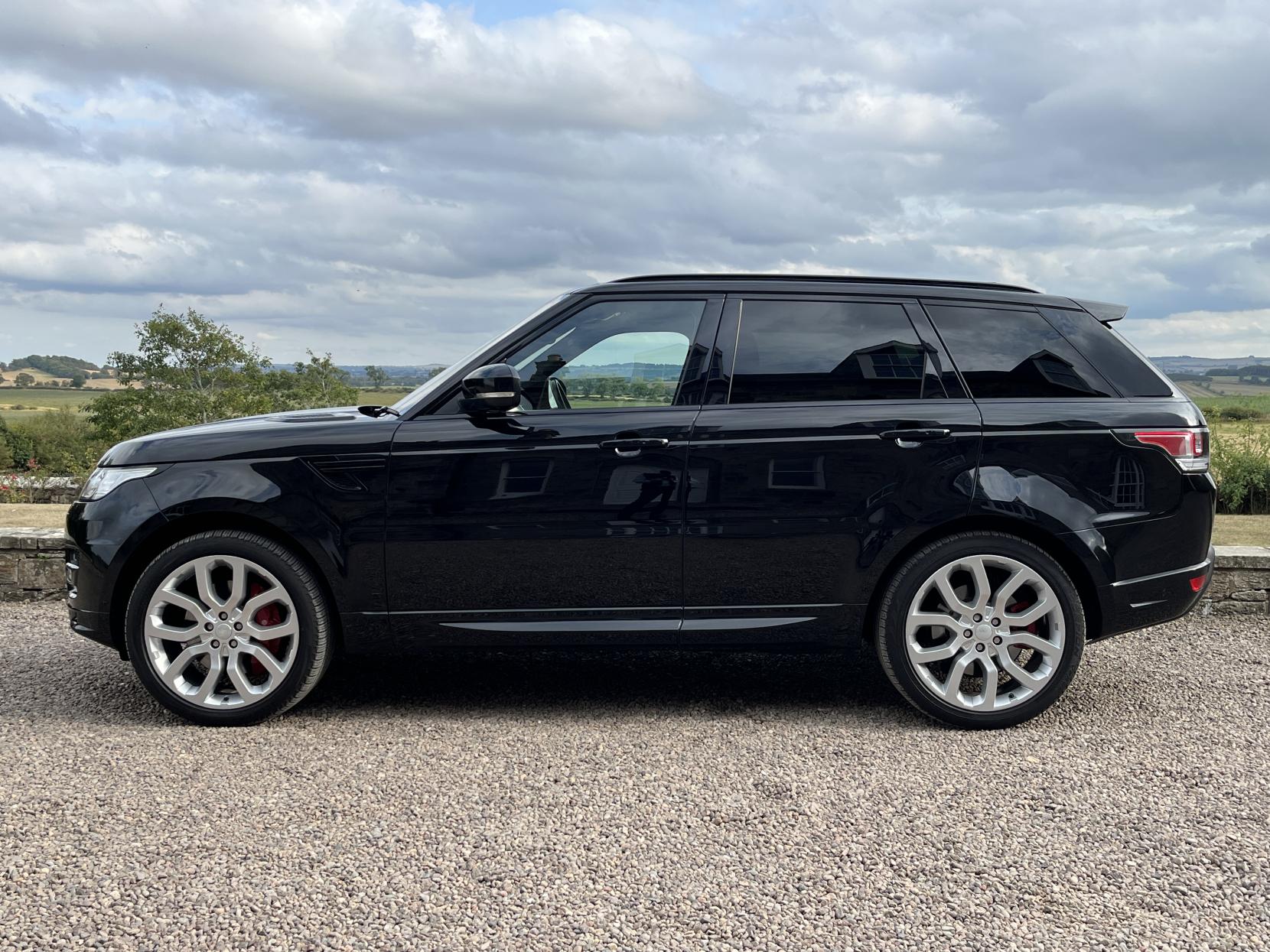 Land Rover Range Rover Sport 3.0 SD V6 Autobiography Dynamic SUV 5dr Diesel Auto 4WD Euro 6 (s/s) (306 ps)