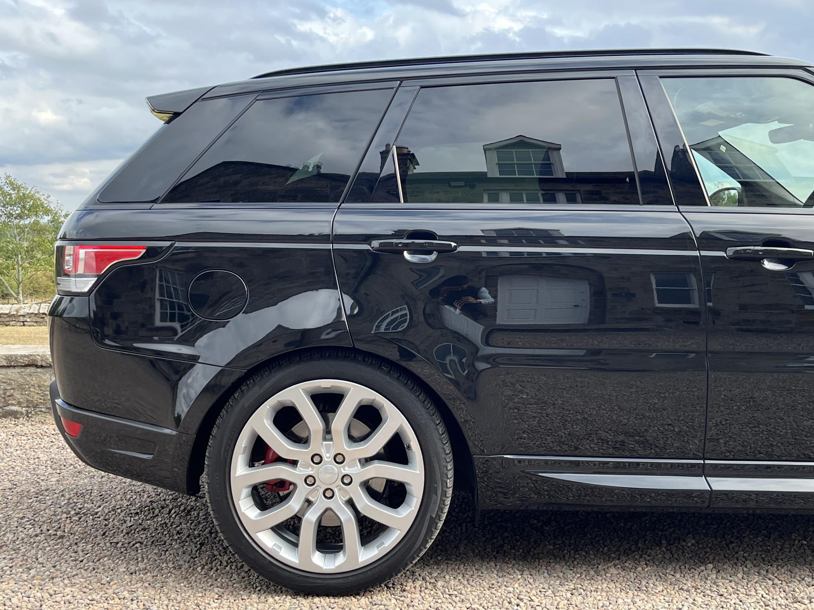 Land Rover Range Rover Sport 3.0 SD V6 Autobiography Dynamic SUV 5dr Diesel Auto 4WD Euro 6 (s/s) (306 ps)