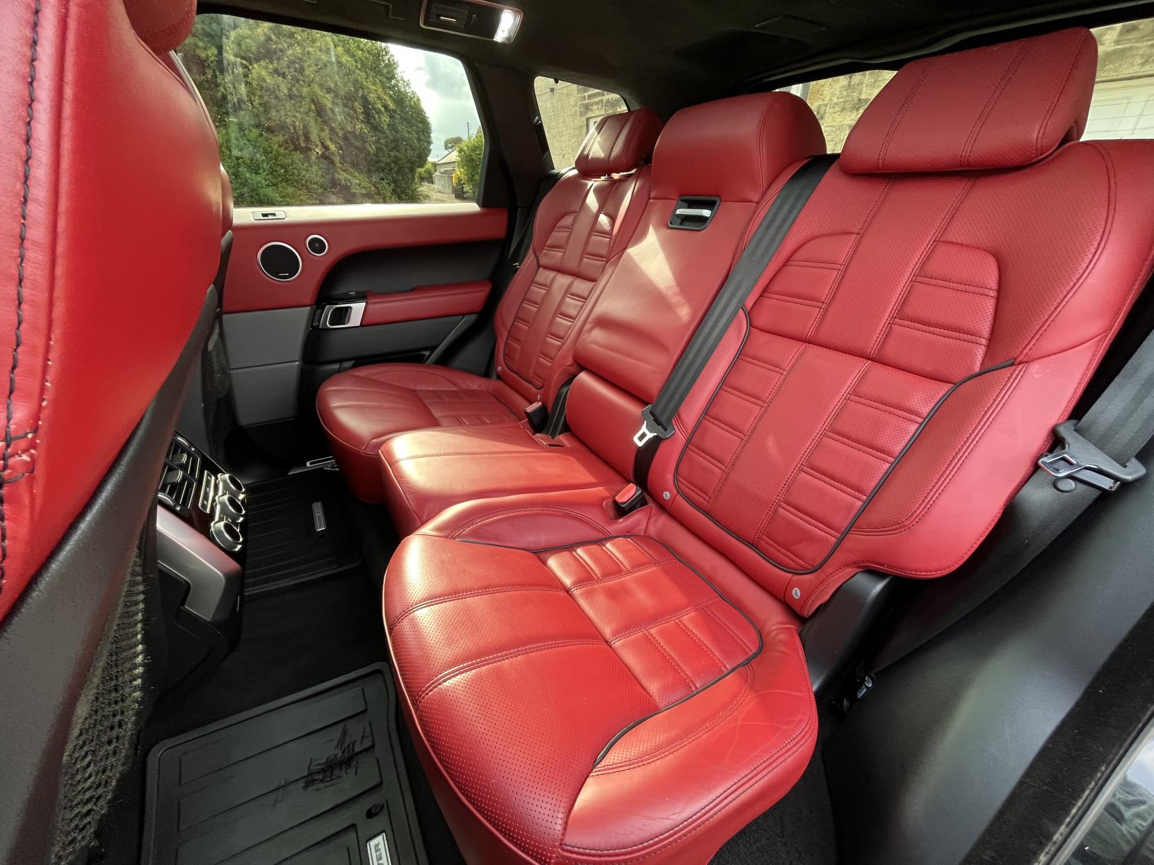 Land Rover Range Rover Sport 3.0 SD V6 Autobiography Dynamic SUV 5dr Diesel Auto 4WD Euro 6 (s/s) (306 ps)